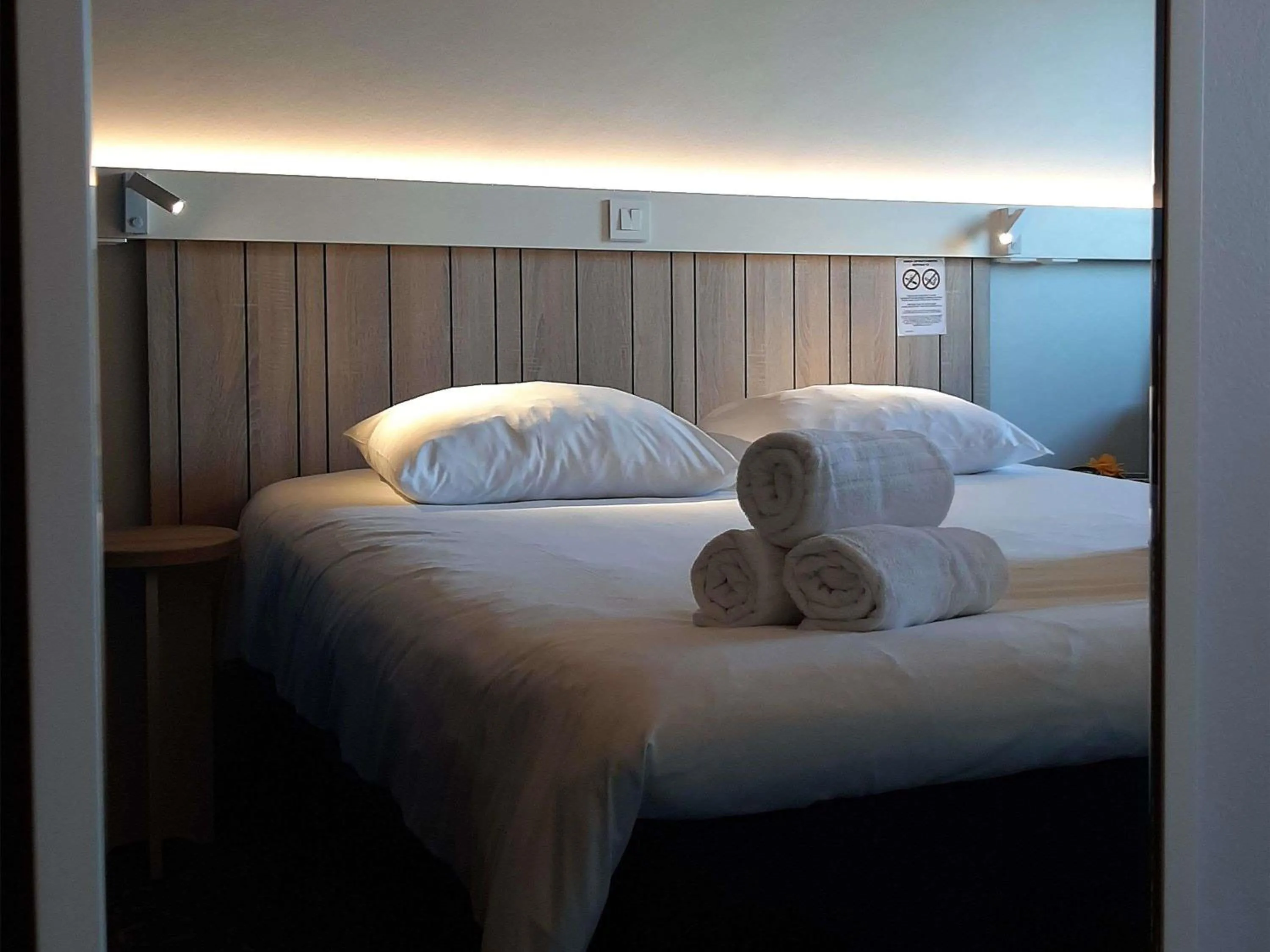 Bedroom, Bed in ibis Rennes Cesson