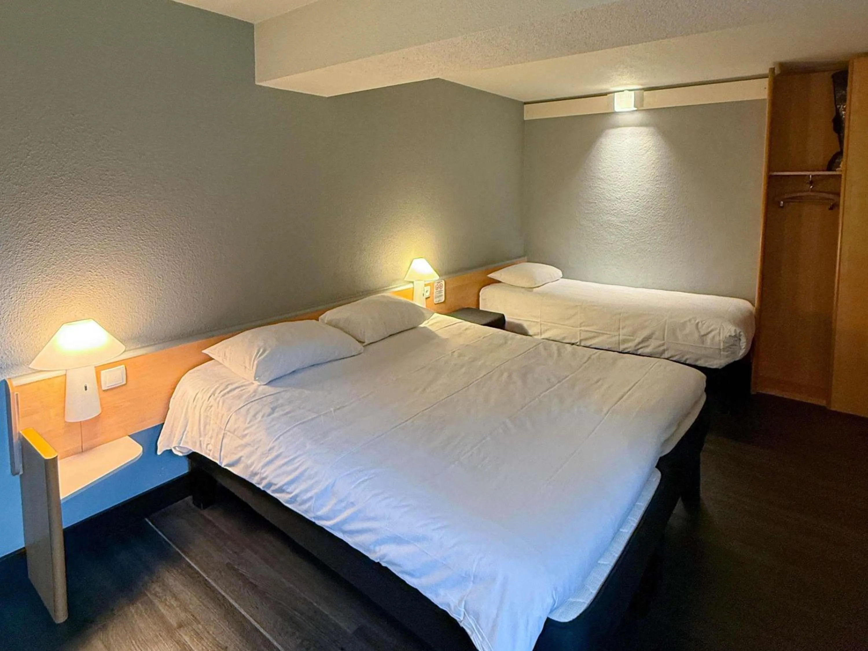 Bedroom, Bed in ibis Rennes Cesson