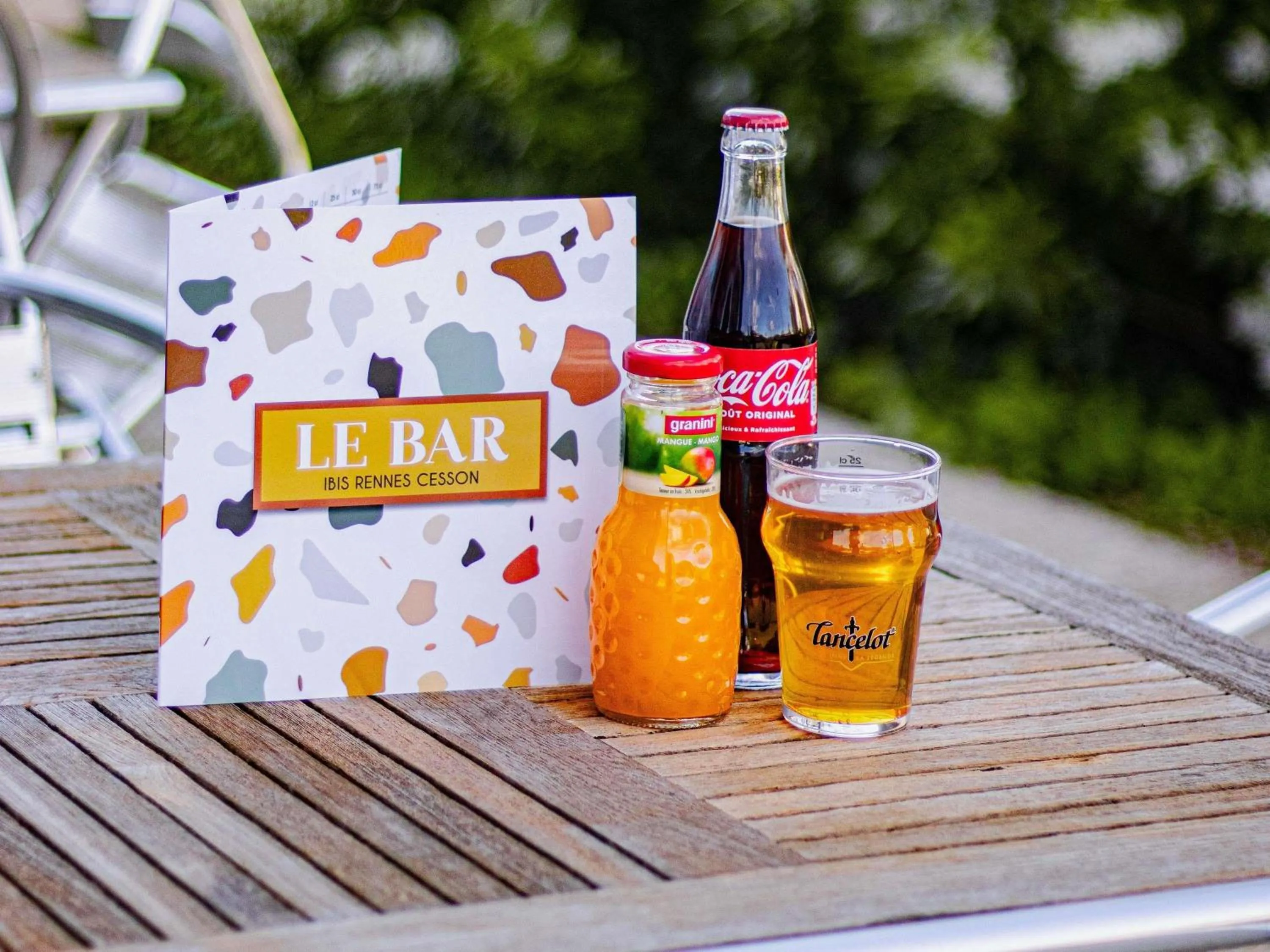 Lounge or bar in ibis Rennes Cesson