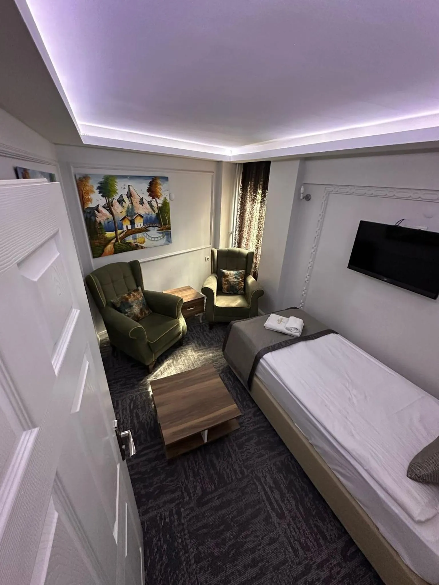 Photo of the whole room, Bed in Grand Heykel Hotel