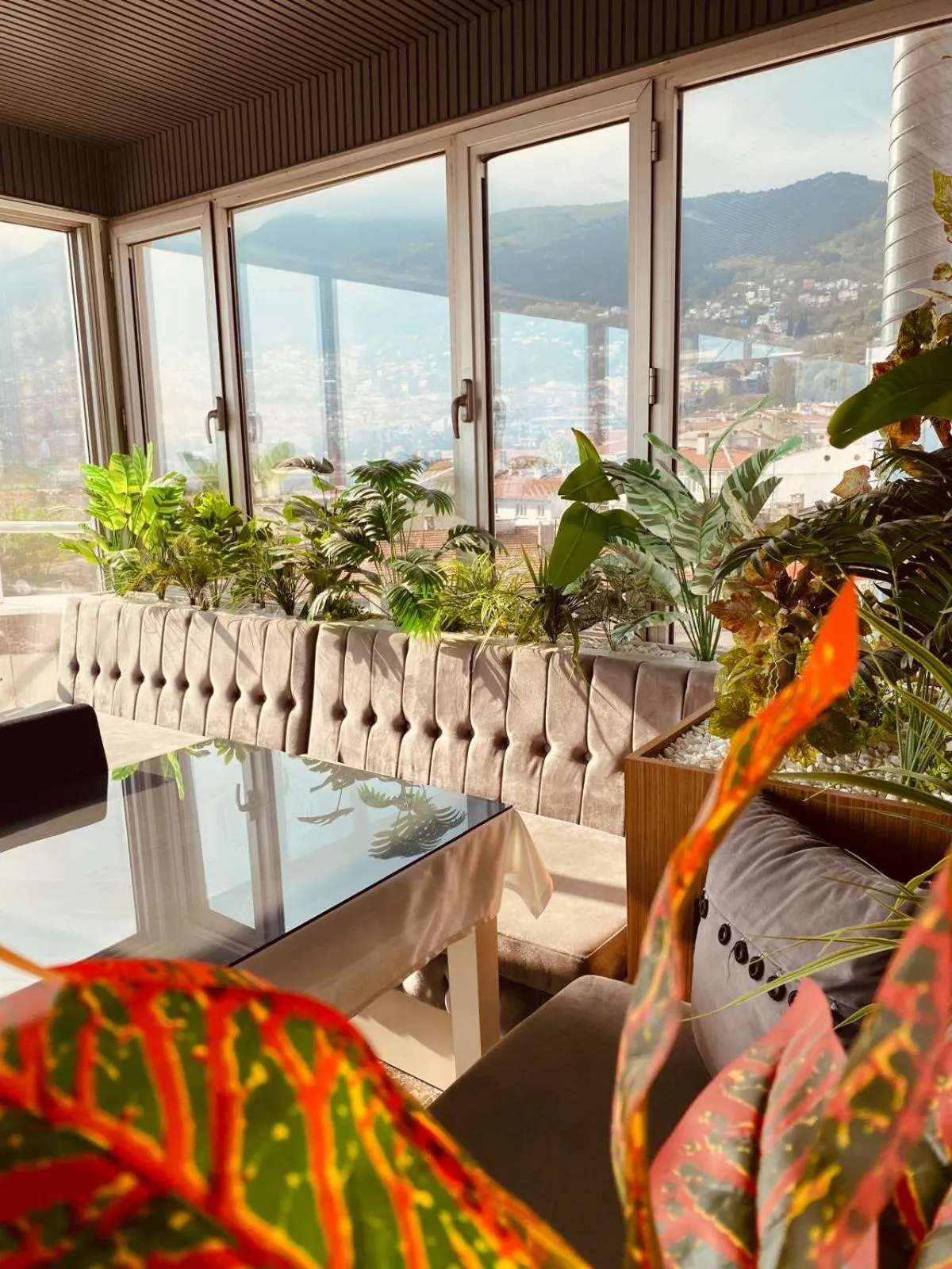 Restaurant/places to eat in Grand Heykel Hotel