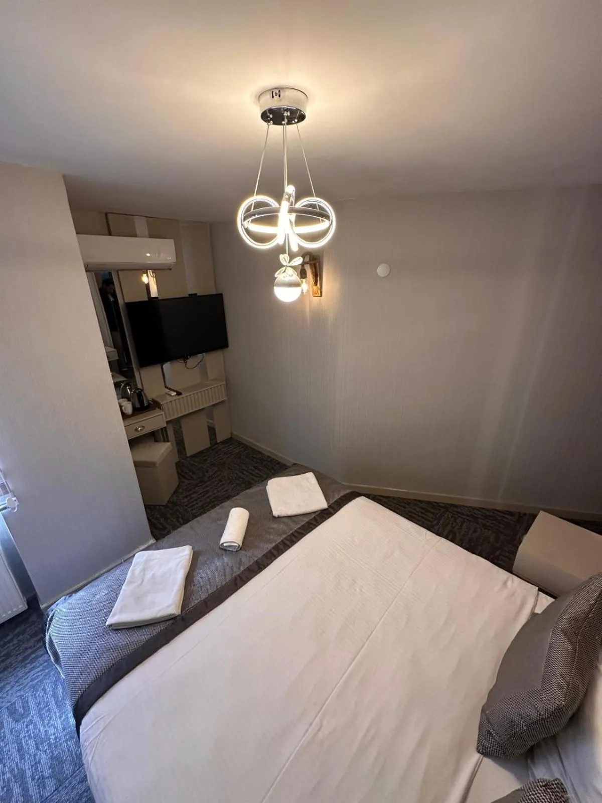 Photo of the whole room, Bed in Grand Heykel Hotel