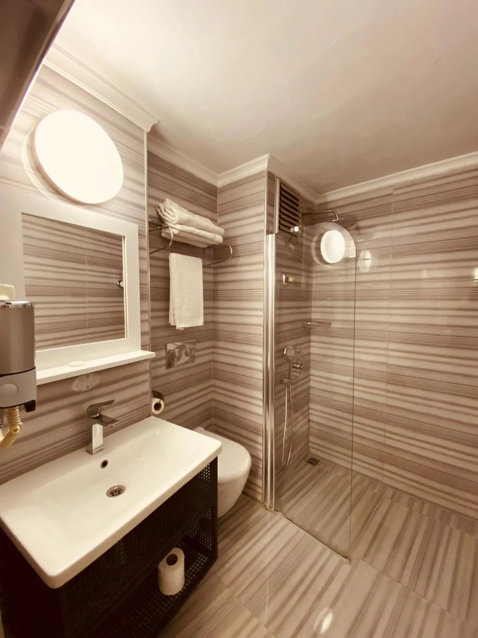 Bathroom in Grand Heykel Hotel