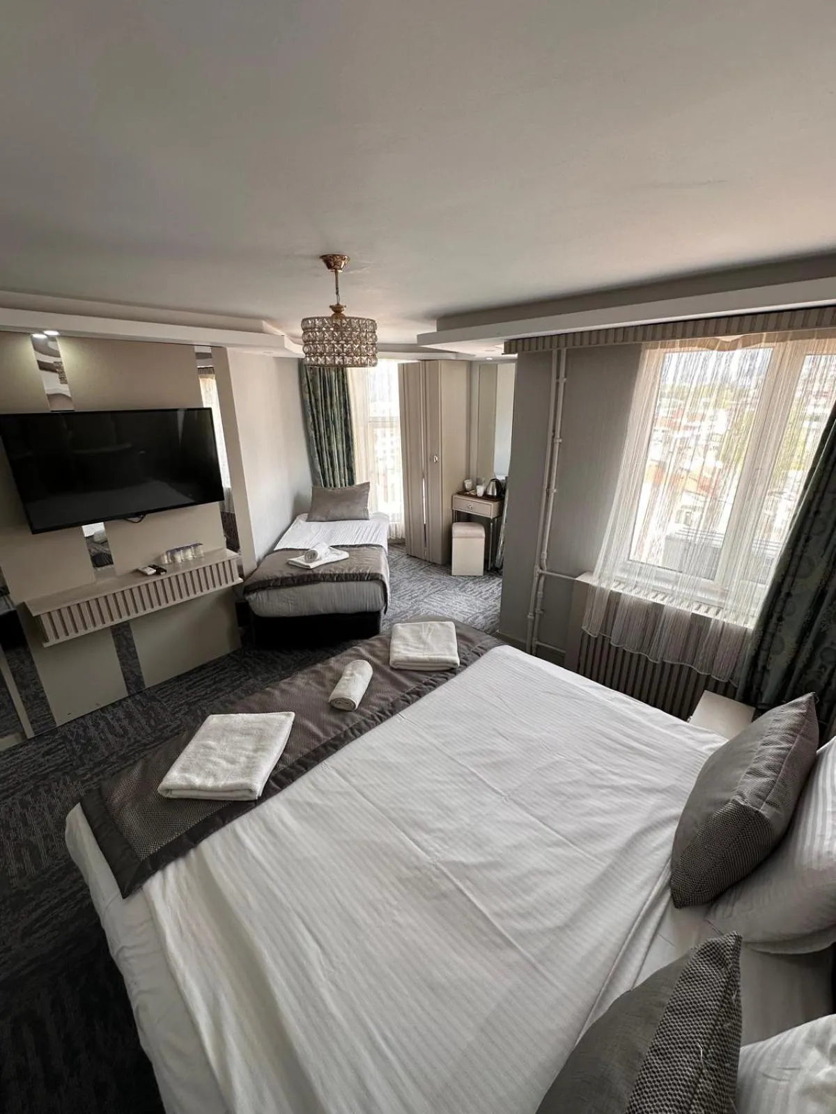 Photo of the whole room, Bed in Grand Heykel Hotel