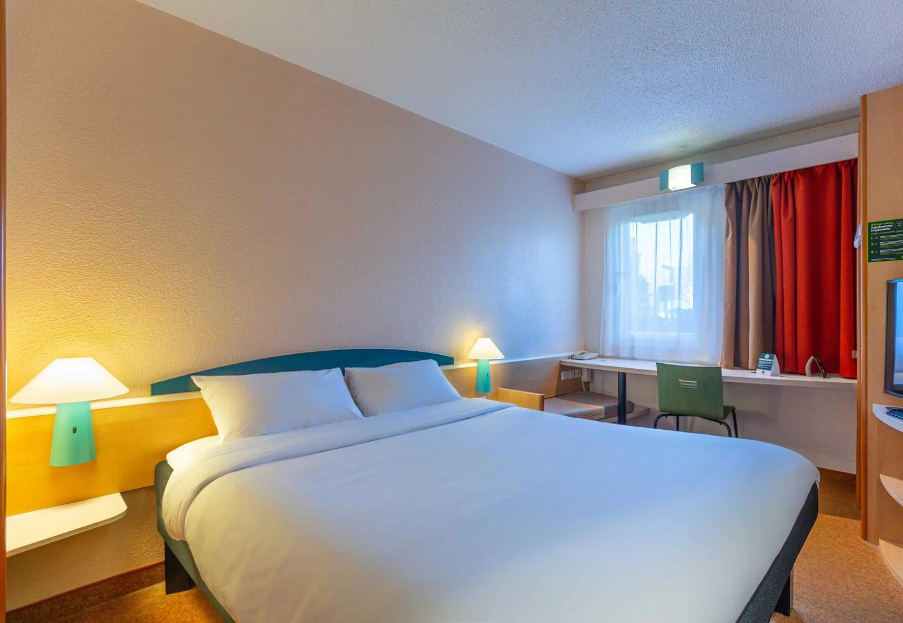 Photo of the whole room, Bed in ibis Blois Vallée Maillard