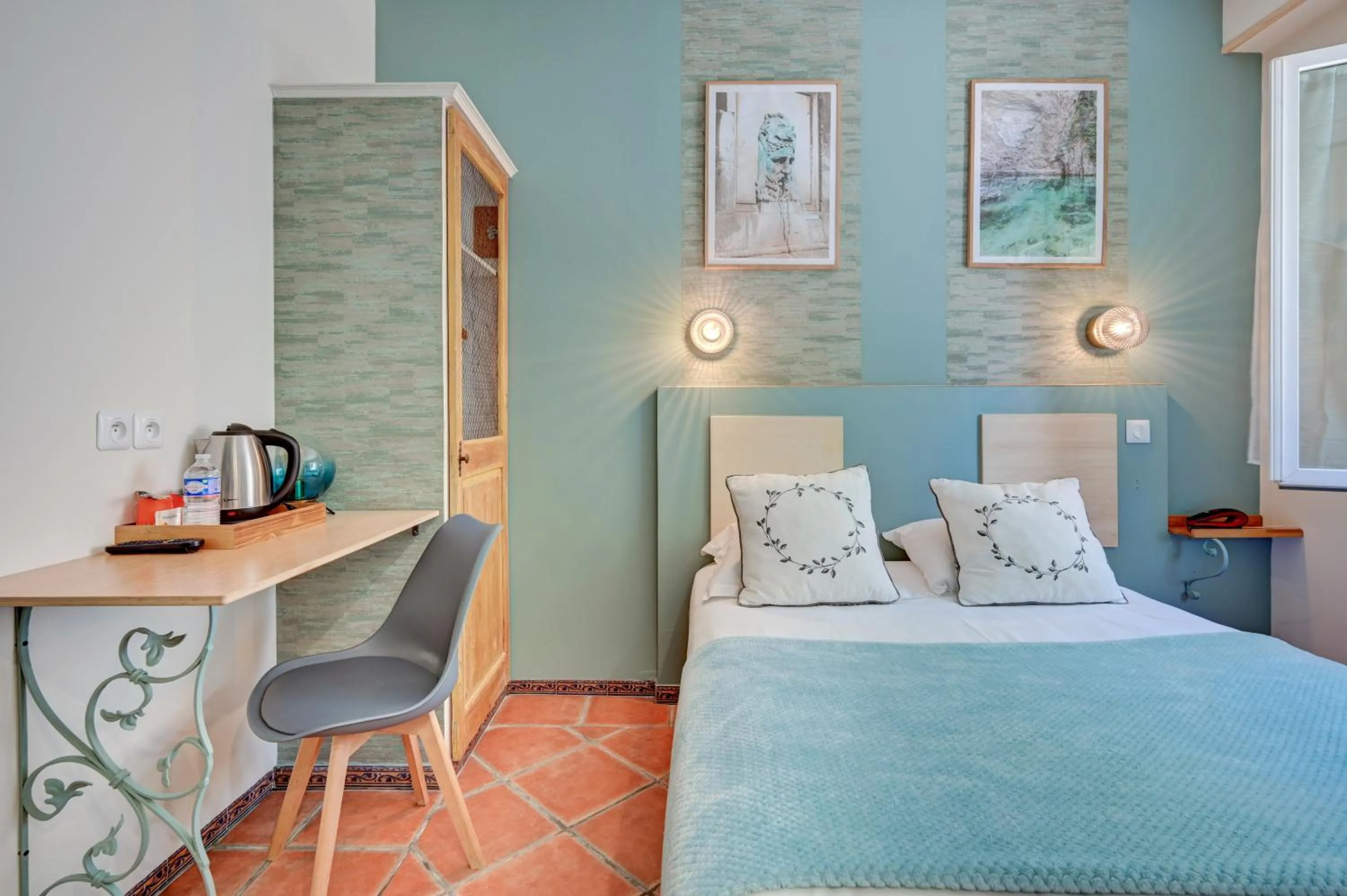 Bed in The Originals Boutique, Clair Hôtel, Martigues