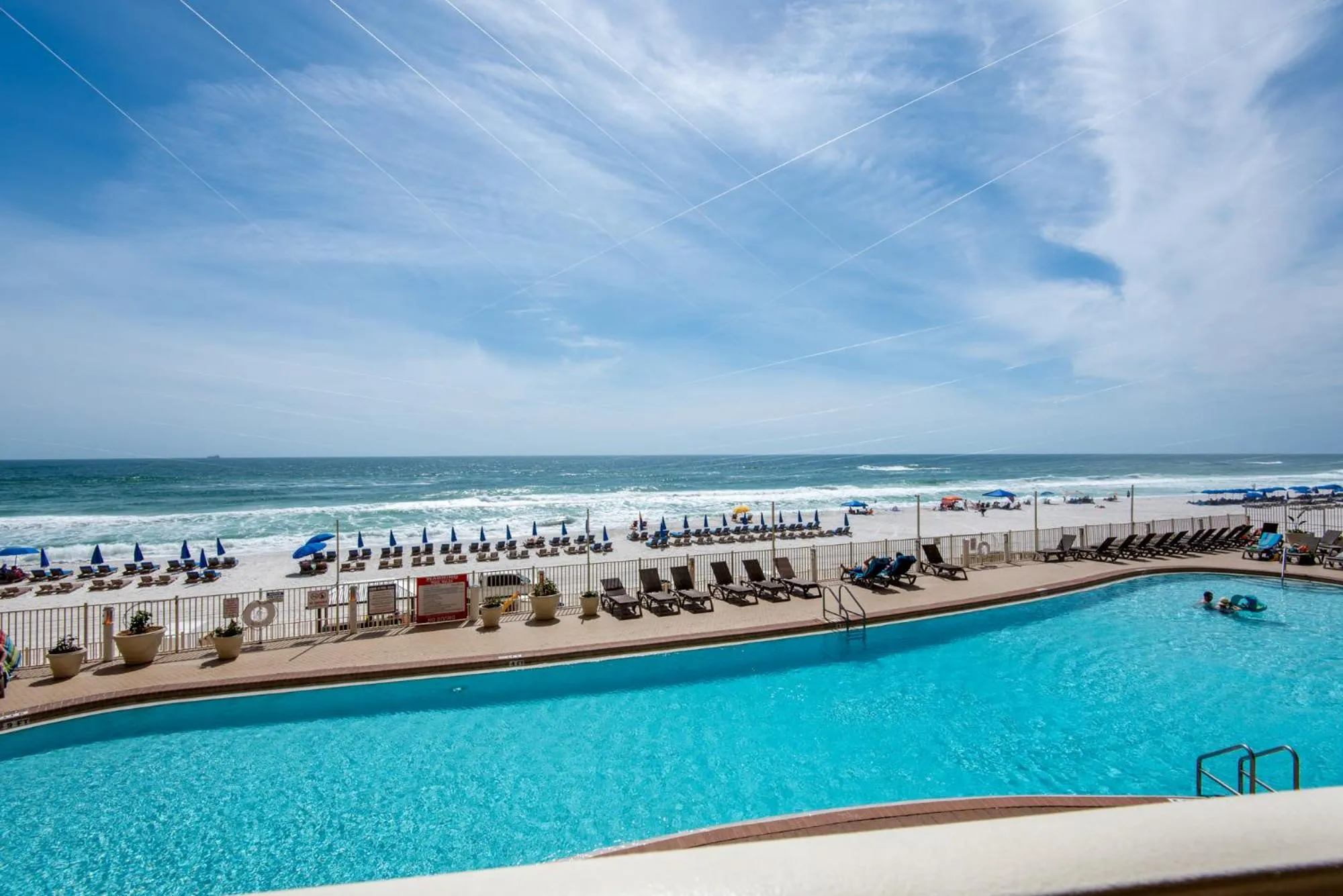 Swimming pool in Treasure Island 0209