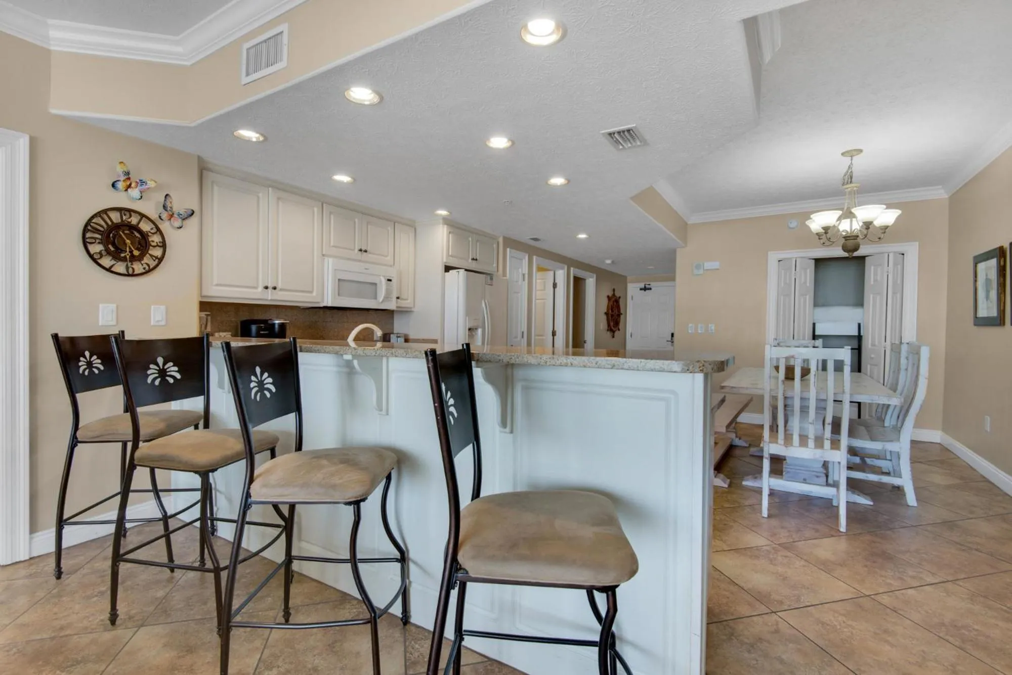 Dining area in Treasure Island 0209
