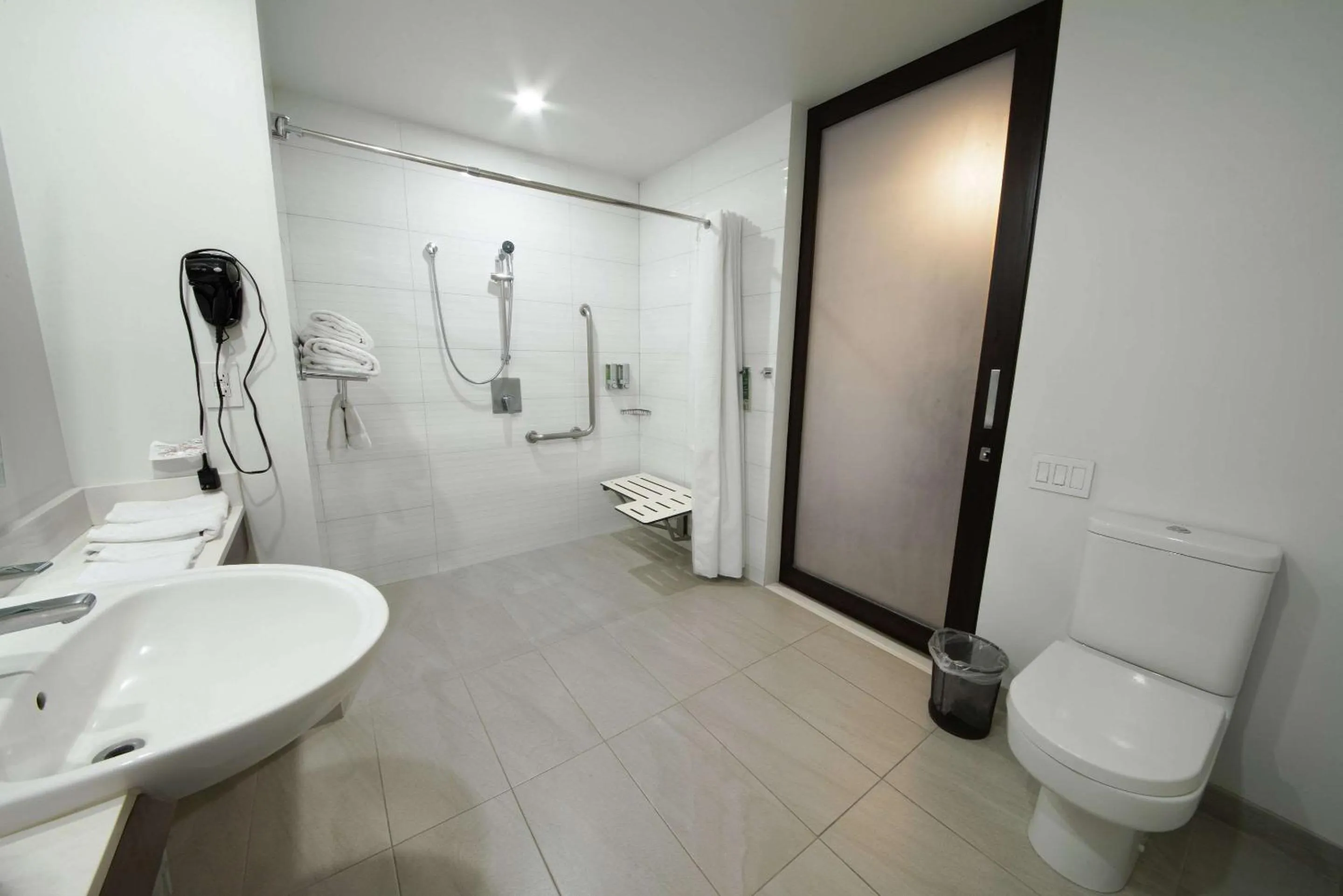 Bedroom in D Sabana Hotel San José