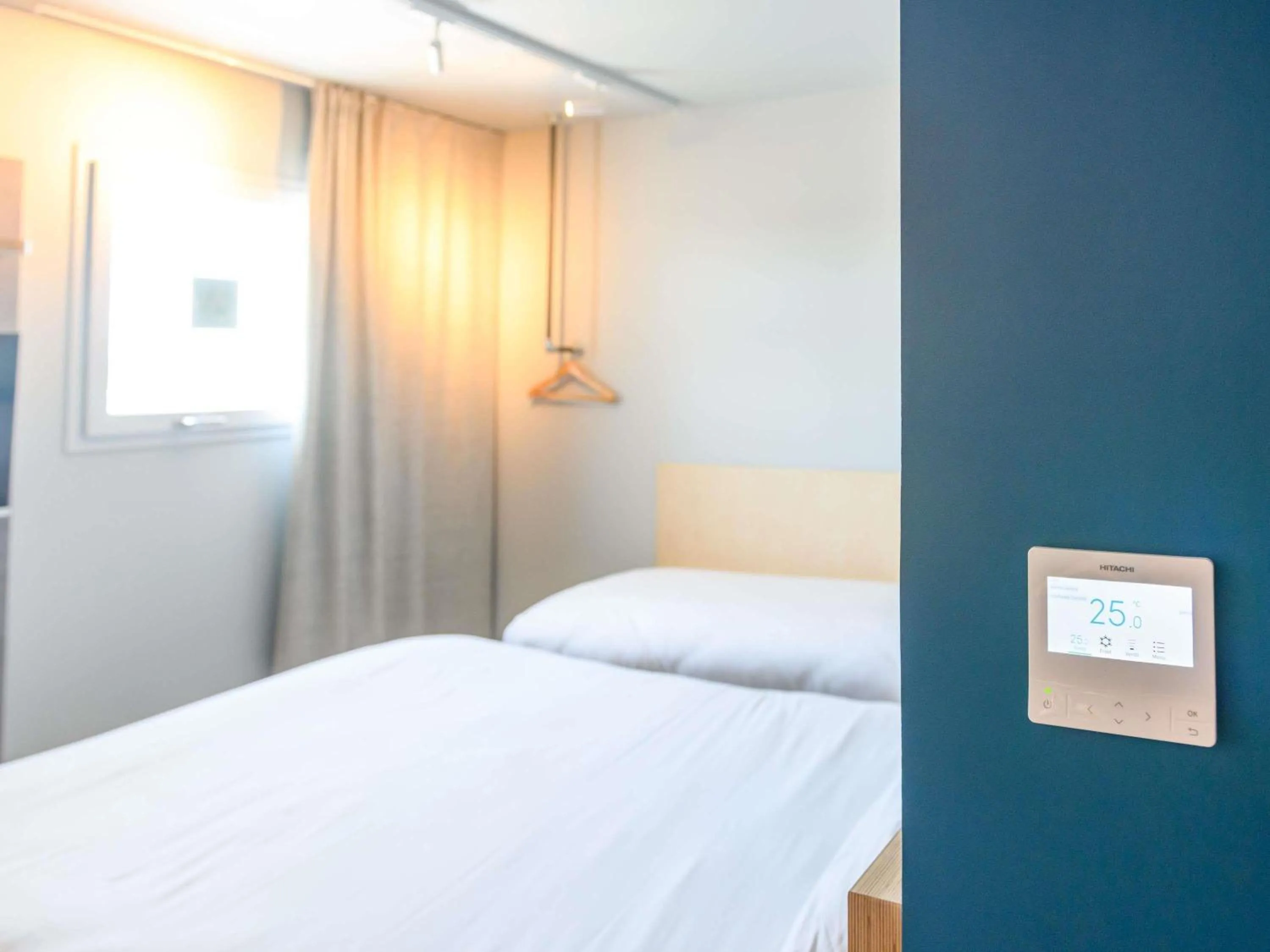 Bedroom, Bed in Ibis Budget La Rochelle Puilboreau