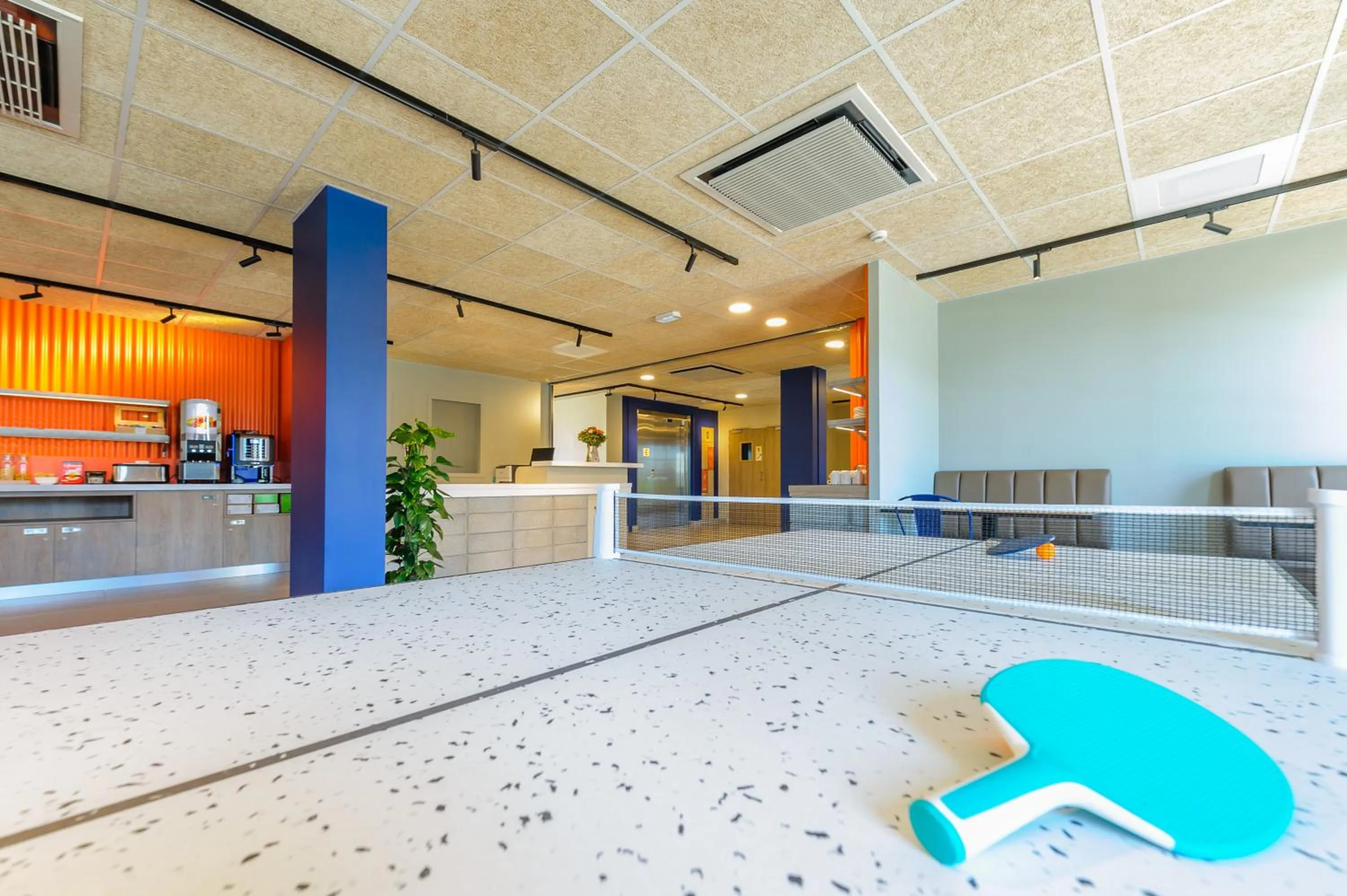 Lobby or reception in Ibis Budget La Rochelle Puilboreau