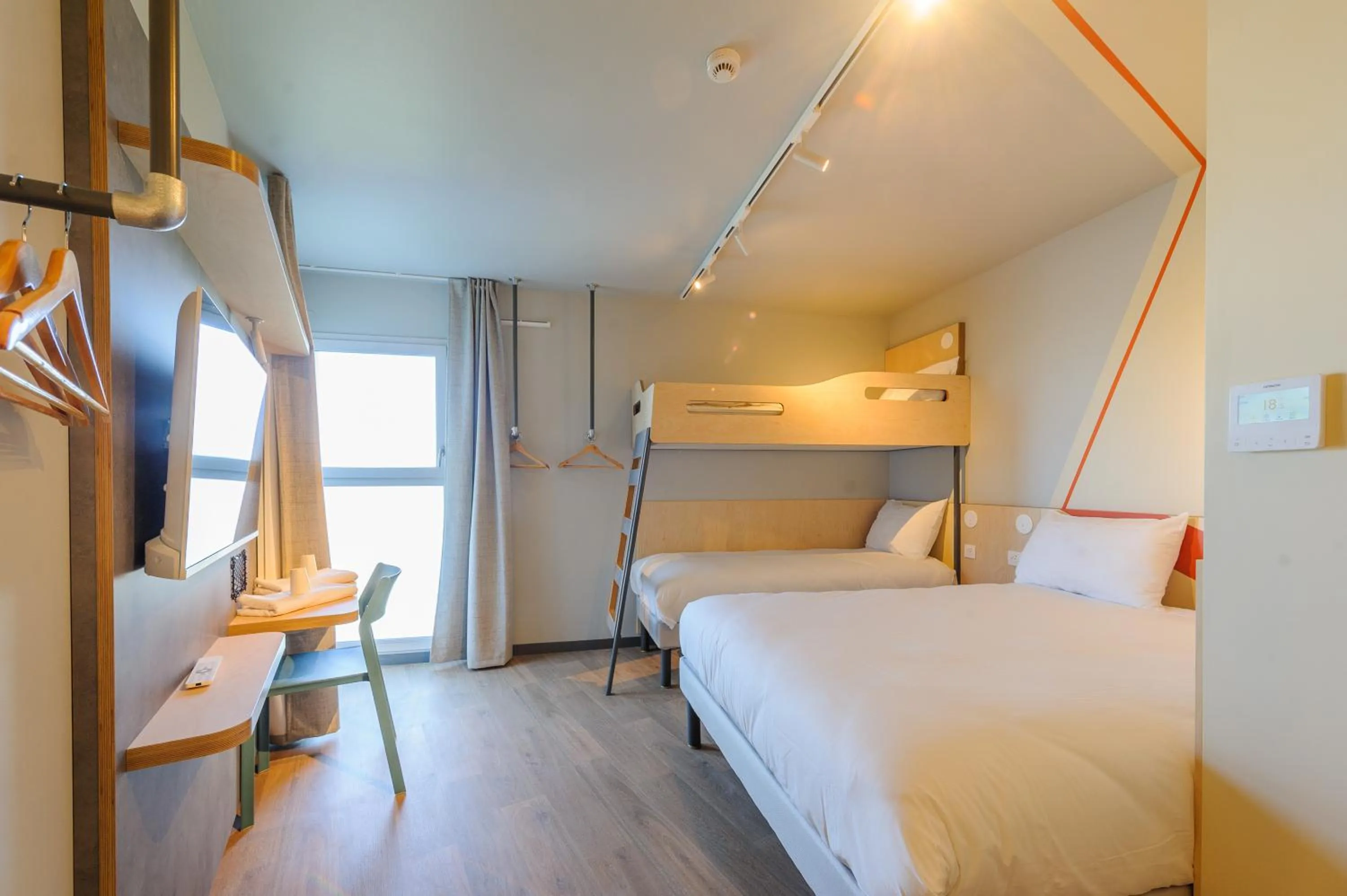 Bed in Ibis Budget La Rochelle Puilboreau