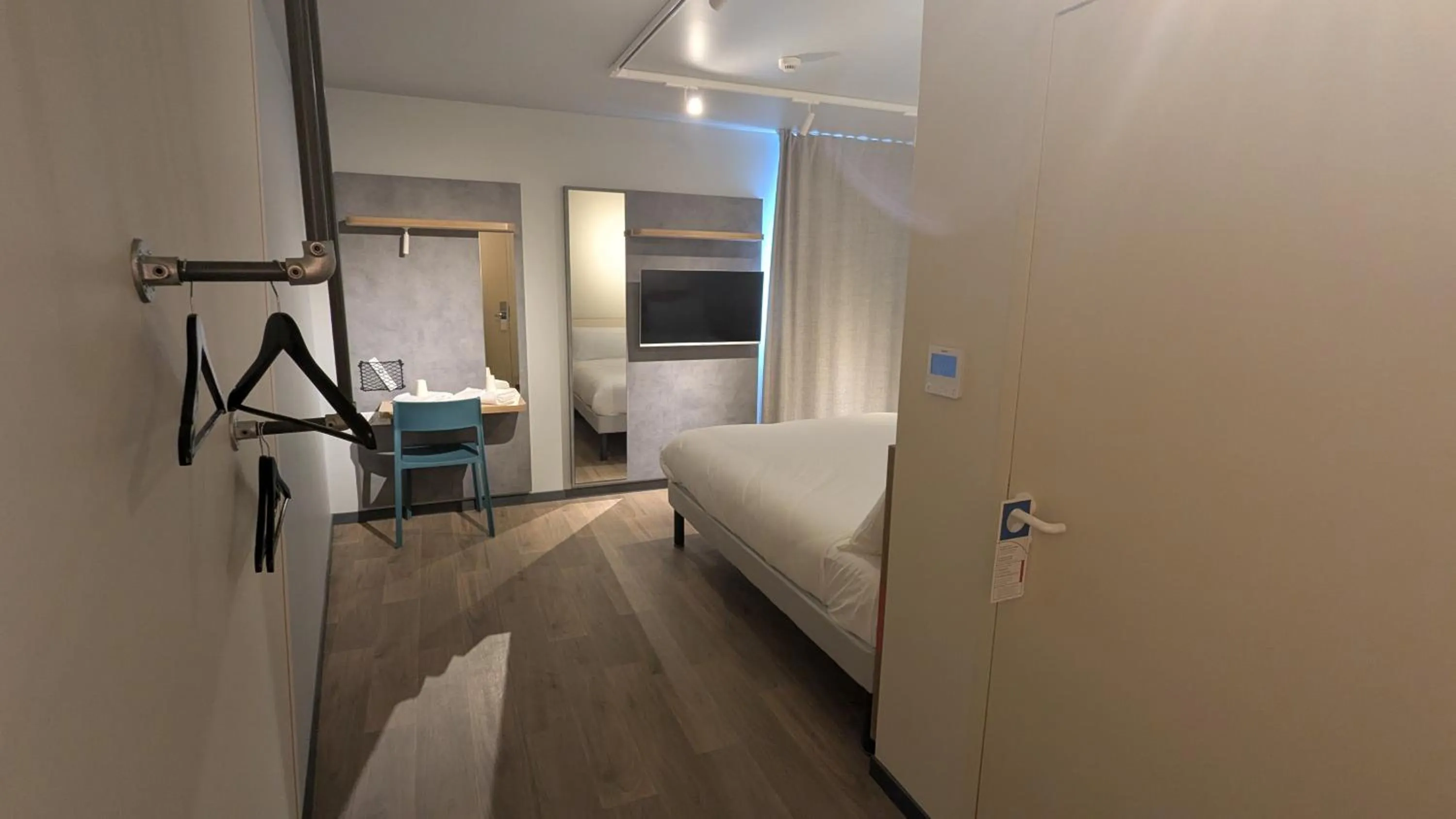 TV and multimedia, Bed in Ibis Budget La Rochelle Puilboreau