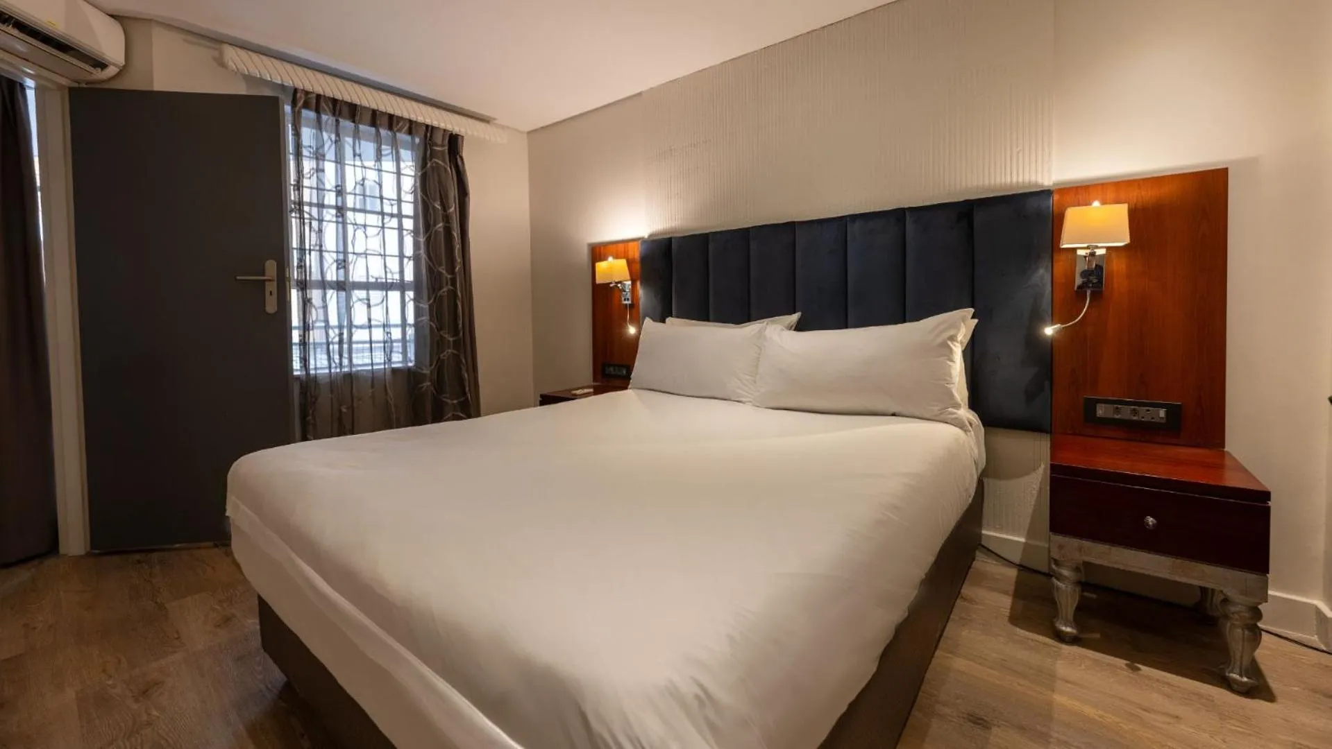 Bed in ANEW Hotel Hatfield Pretoria