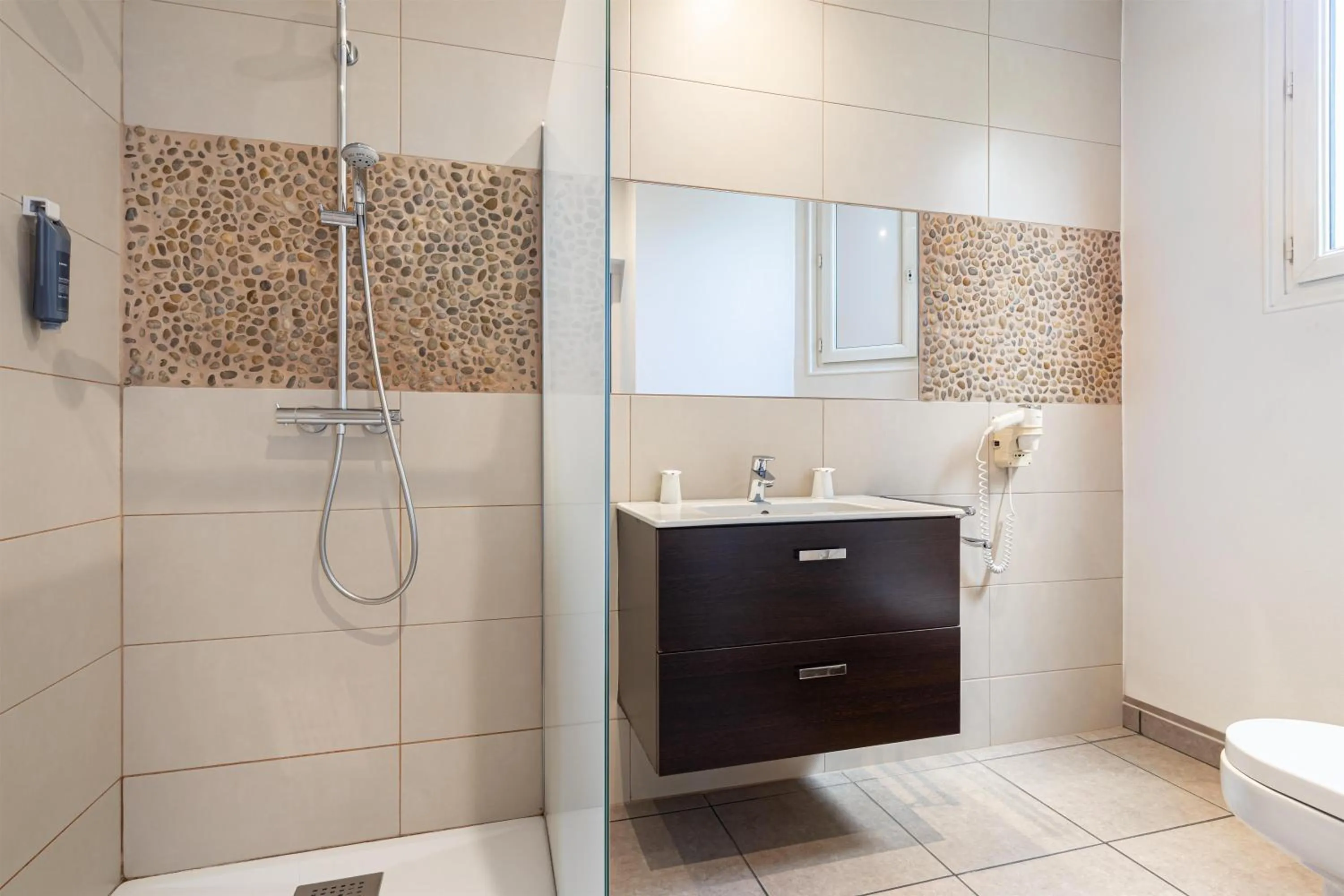 Bathroom in Best Western Le Bristol