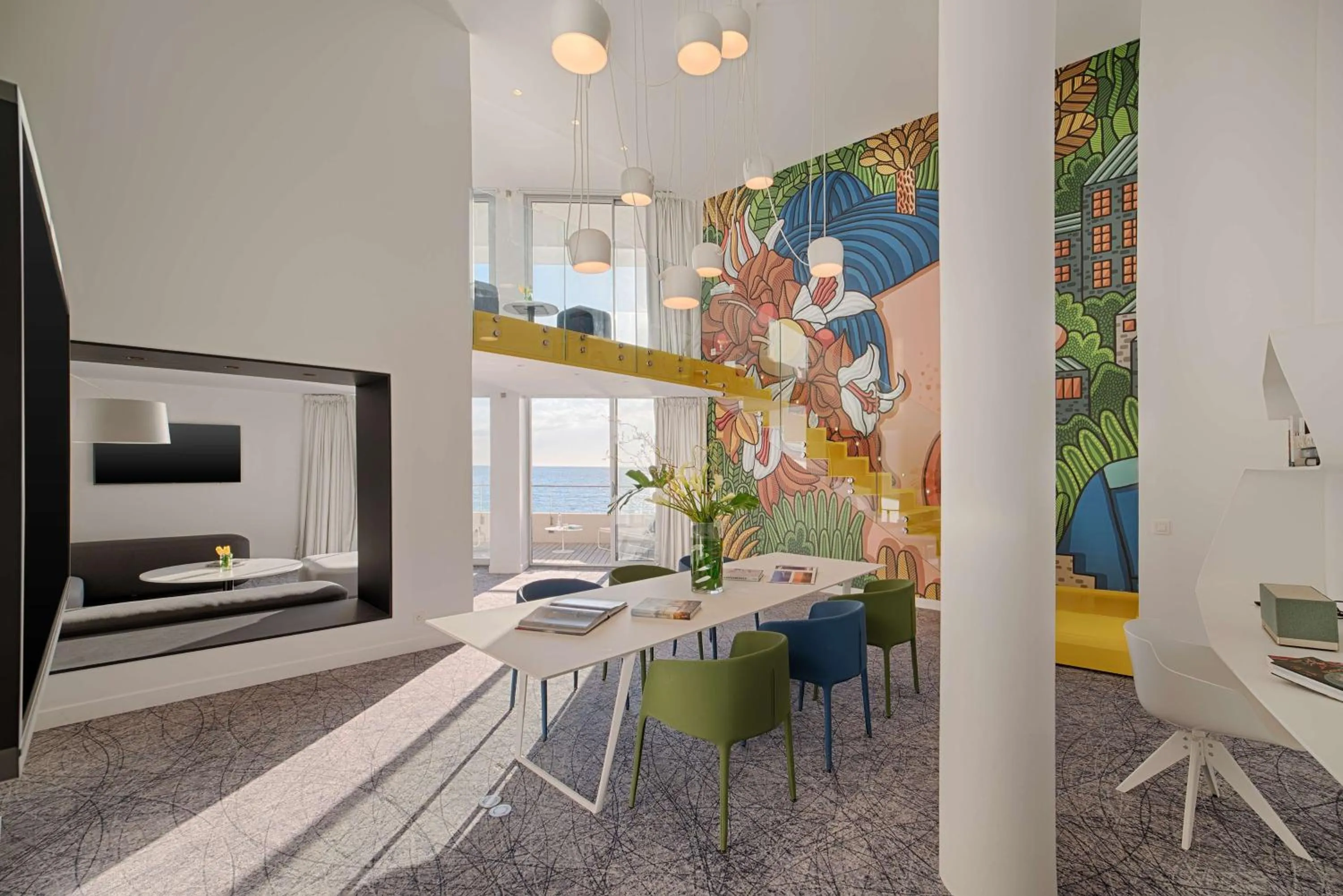 Photo of the whole room in nhow Marseille