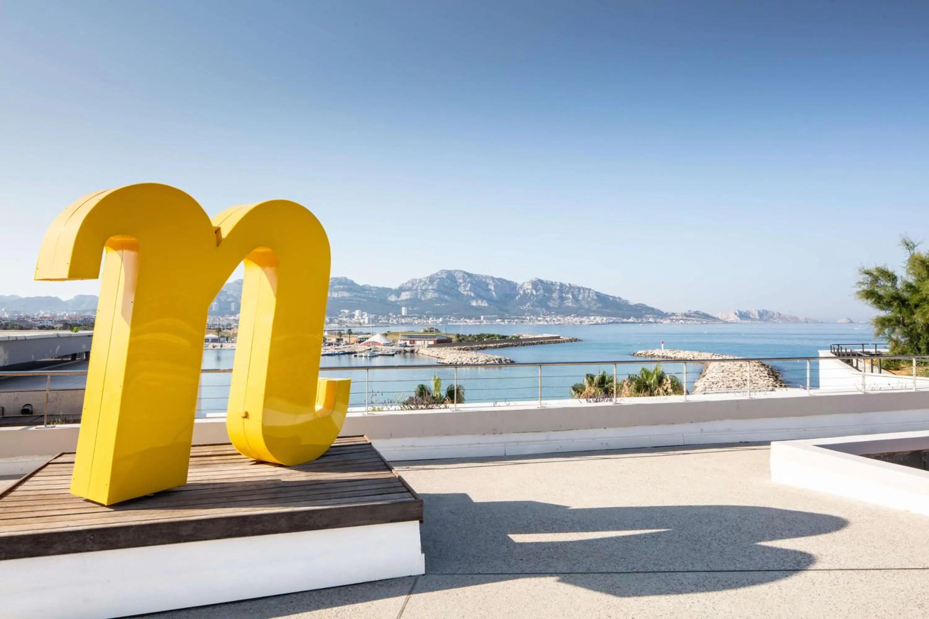 Property building in nhow Marseille