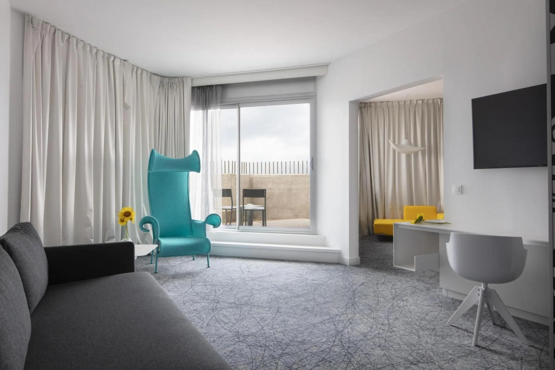 Bedroom, Bed in nhow Marseille