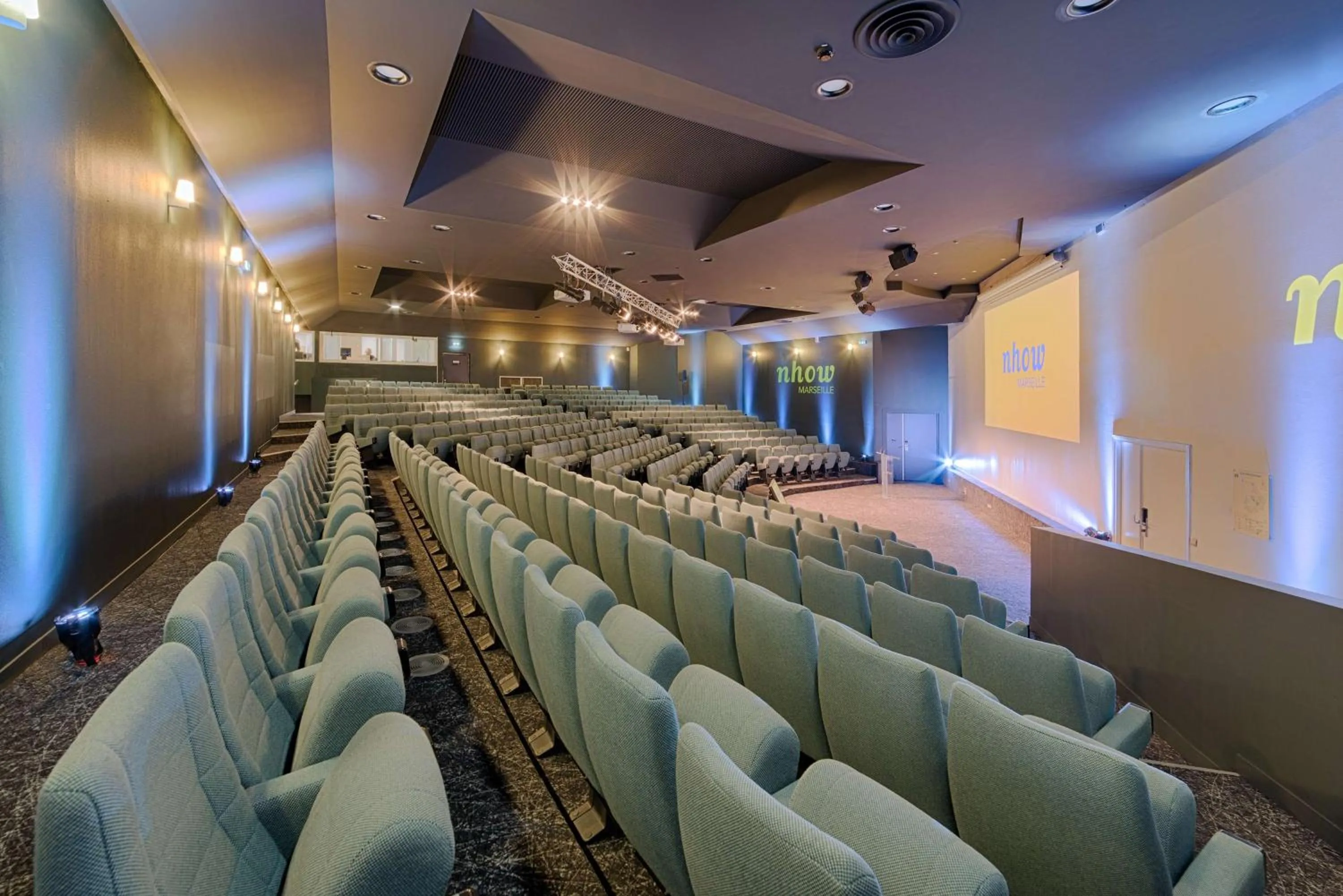 Meeting/conference room in nhow Marseille