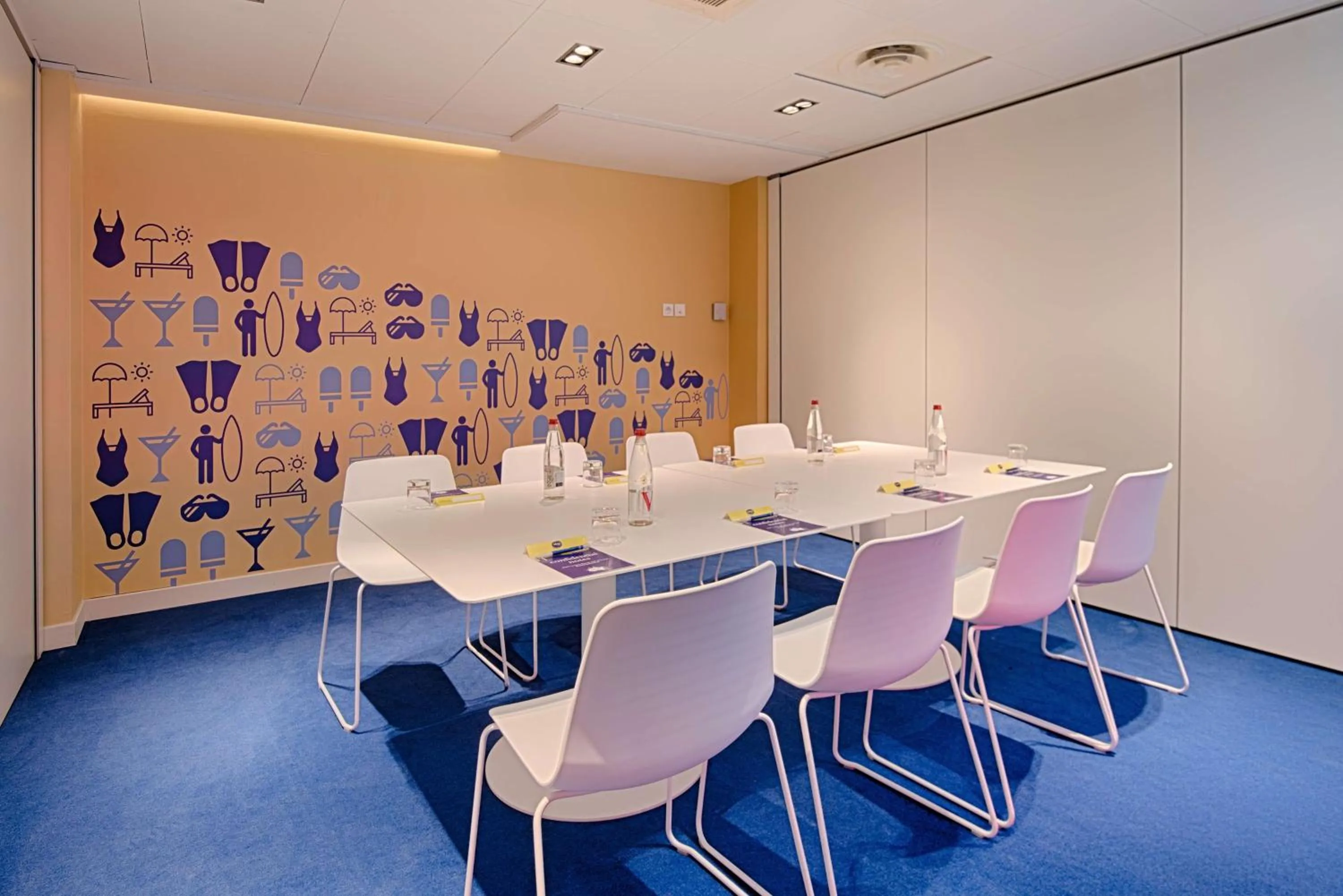 Meeting/conference room in nhow Marseille