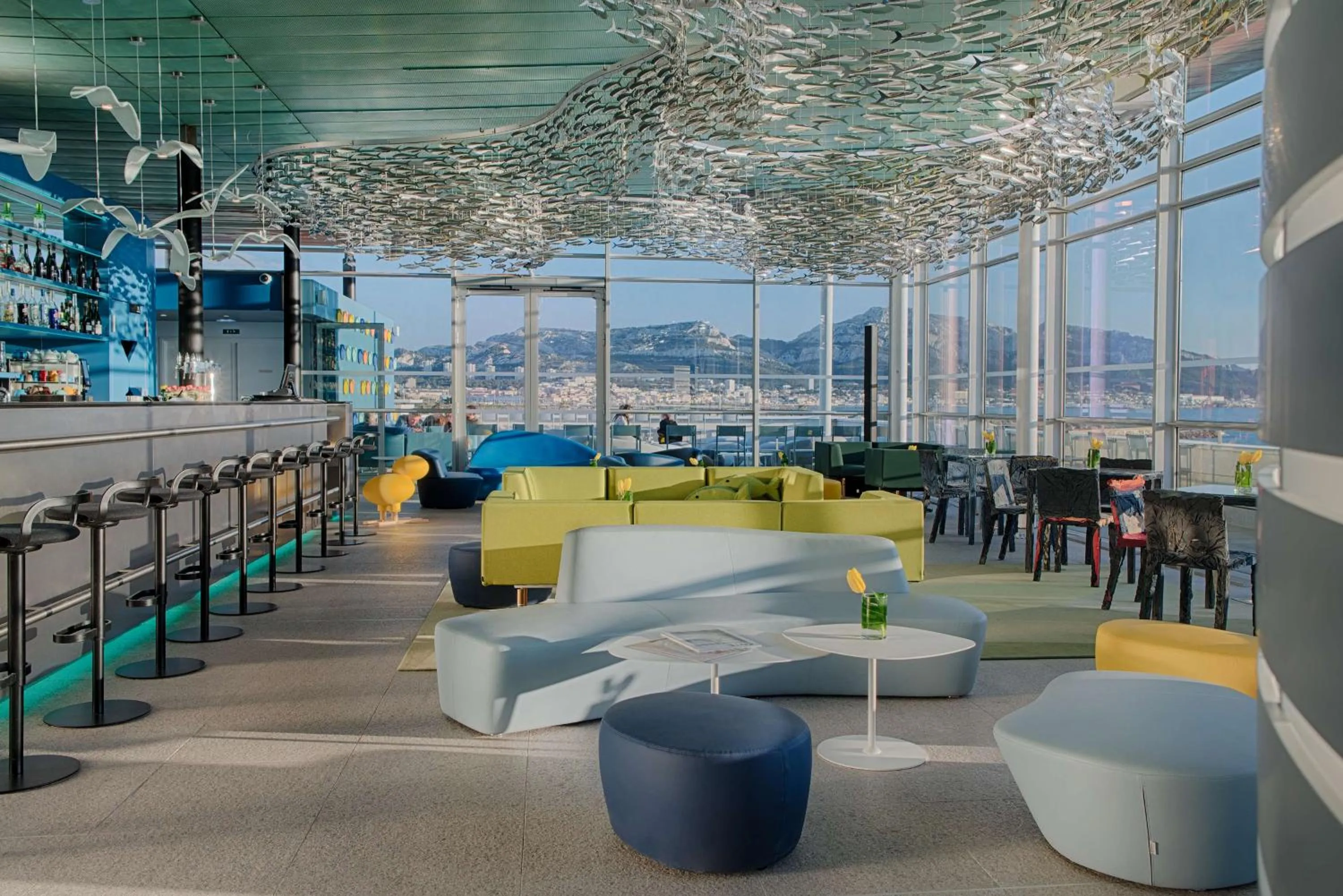 Lounge or bar in nhow Marseille