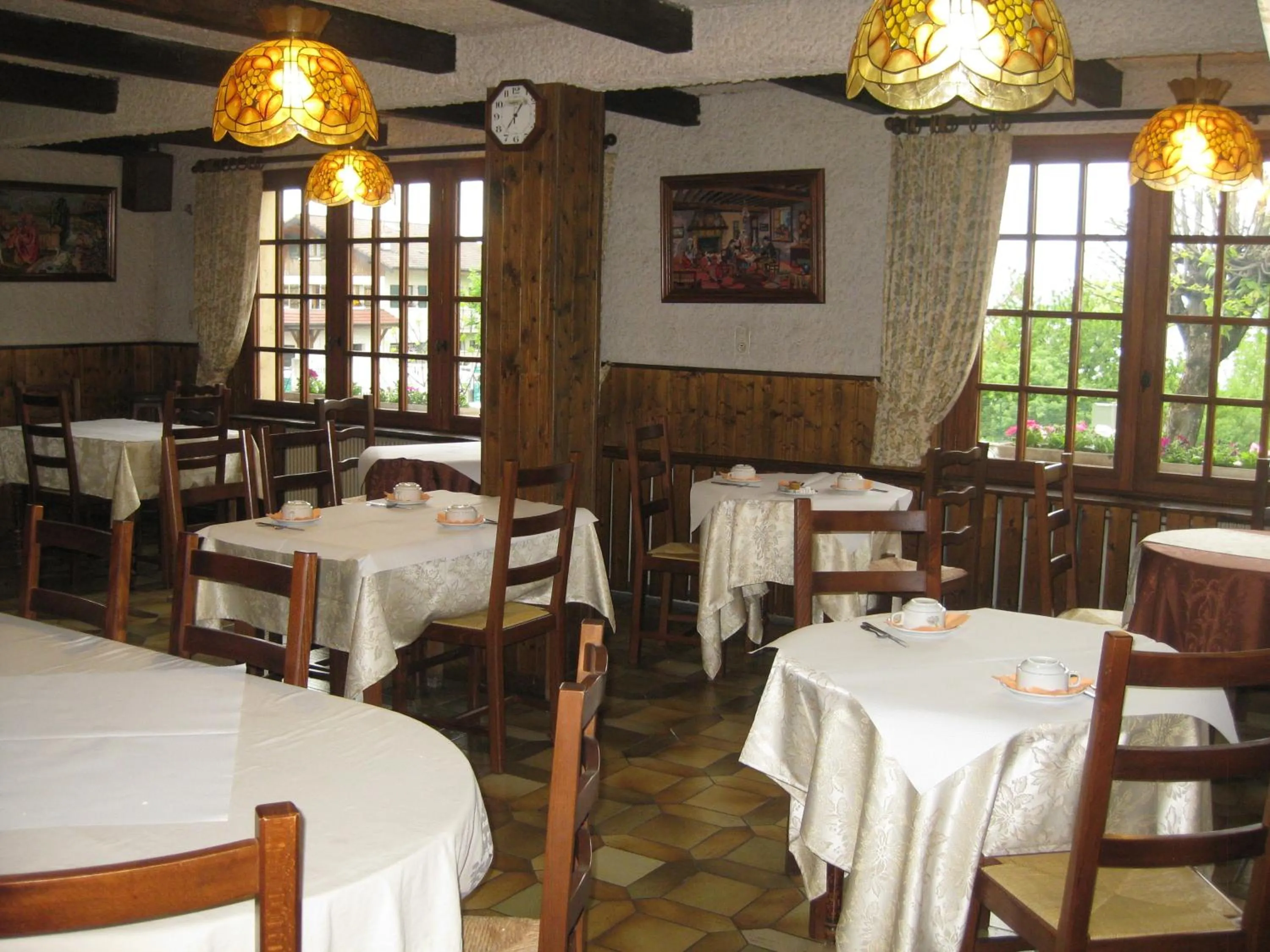 Restaurant/places to eat in Hôtel Les Pavillons du Golf