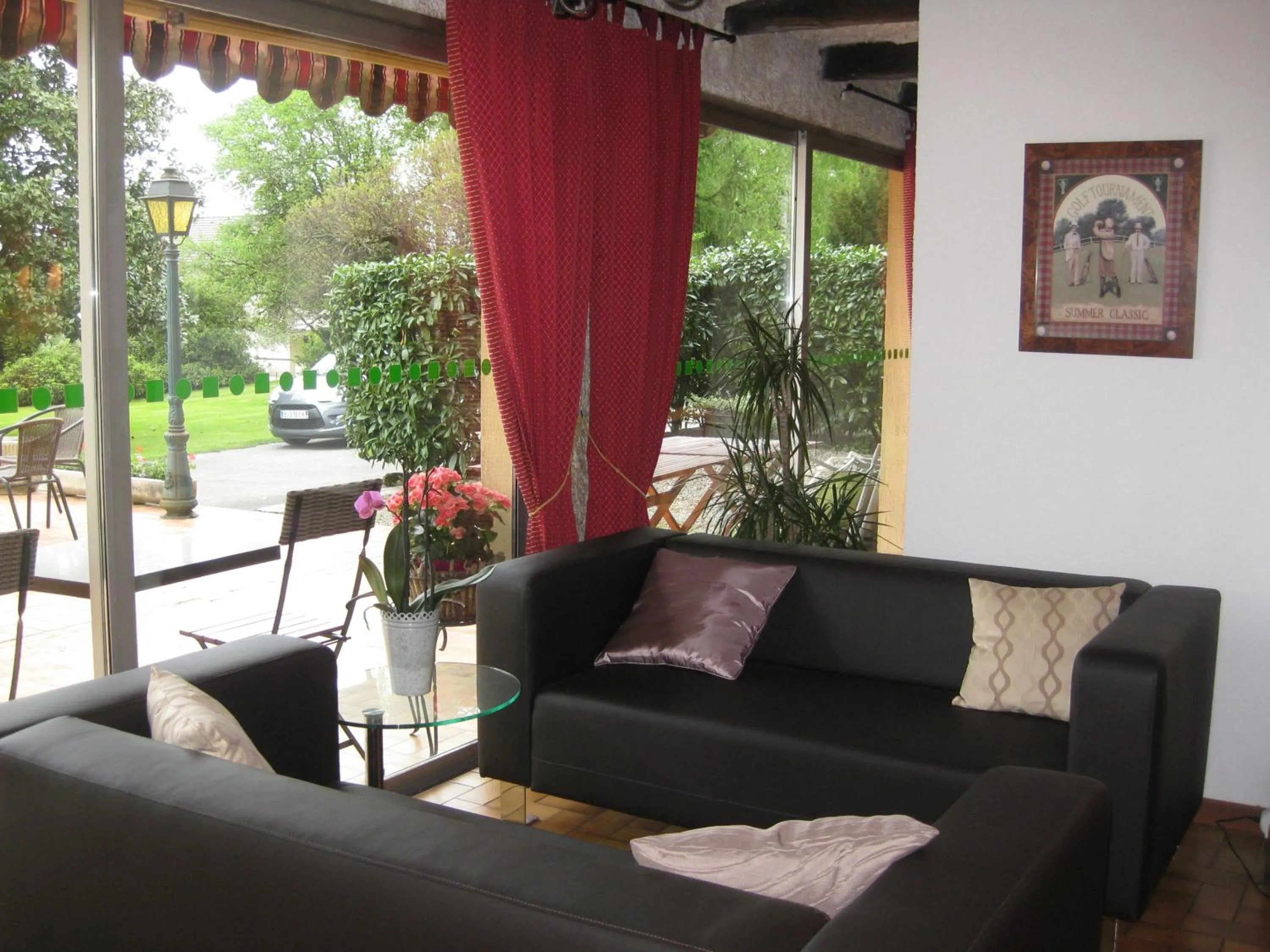 Day in Hôtel Les Pavillons du Golf