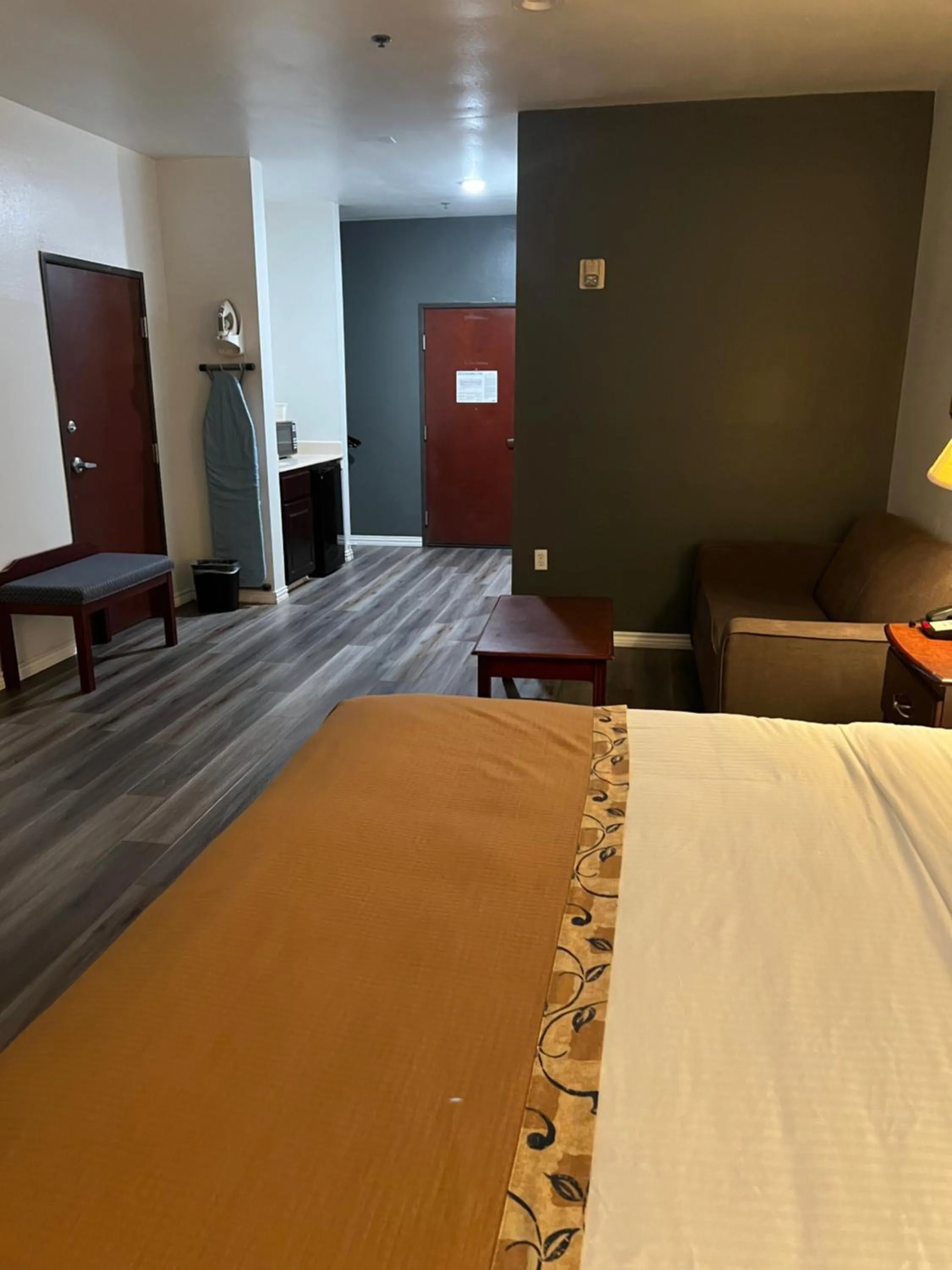 Bed in The Regal Hotel