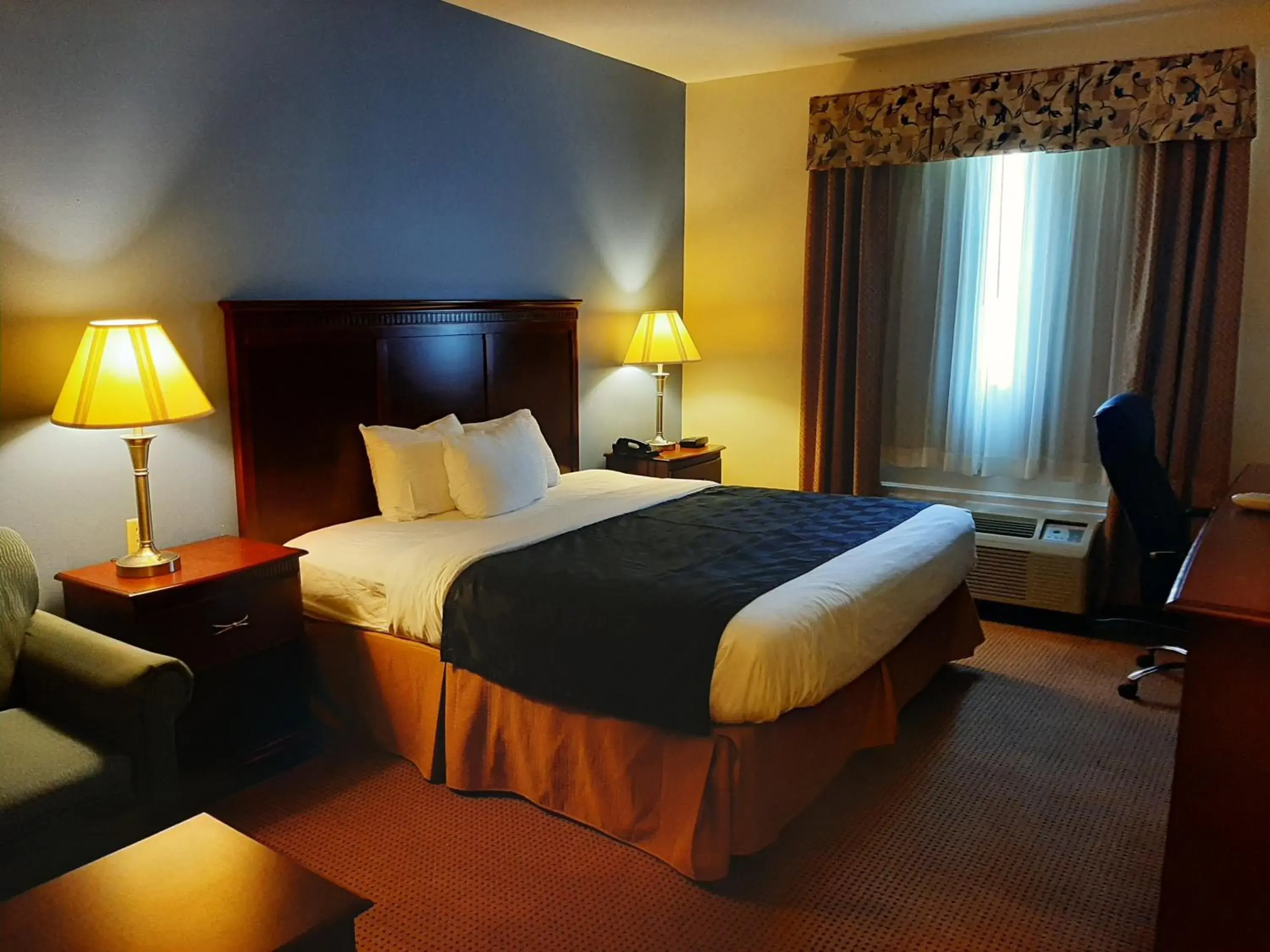 King Room - single occupancy in The Regal Hotel King Room - single occupancy in The Regal Hotel