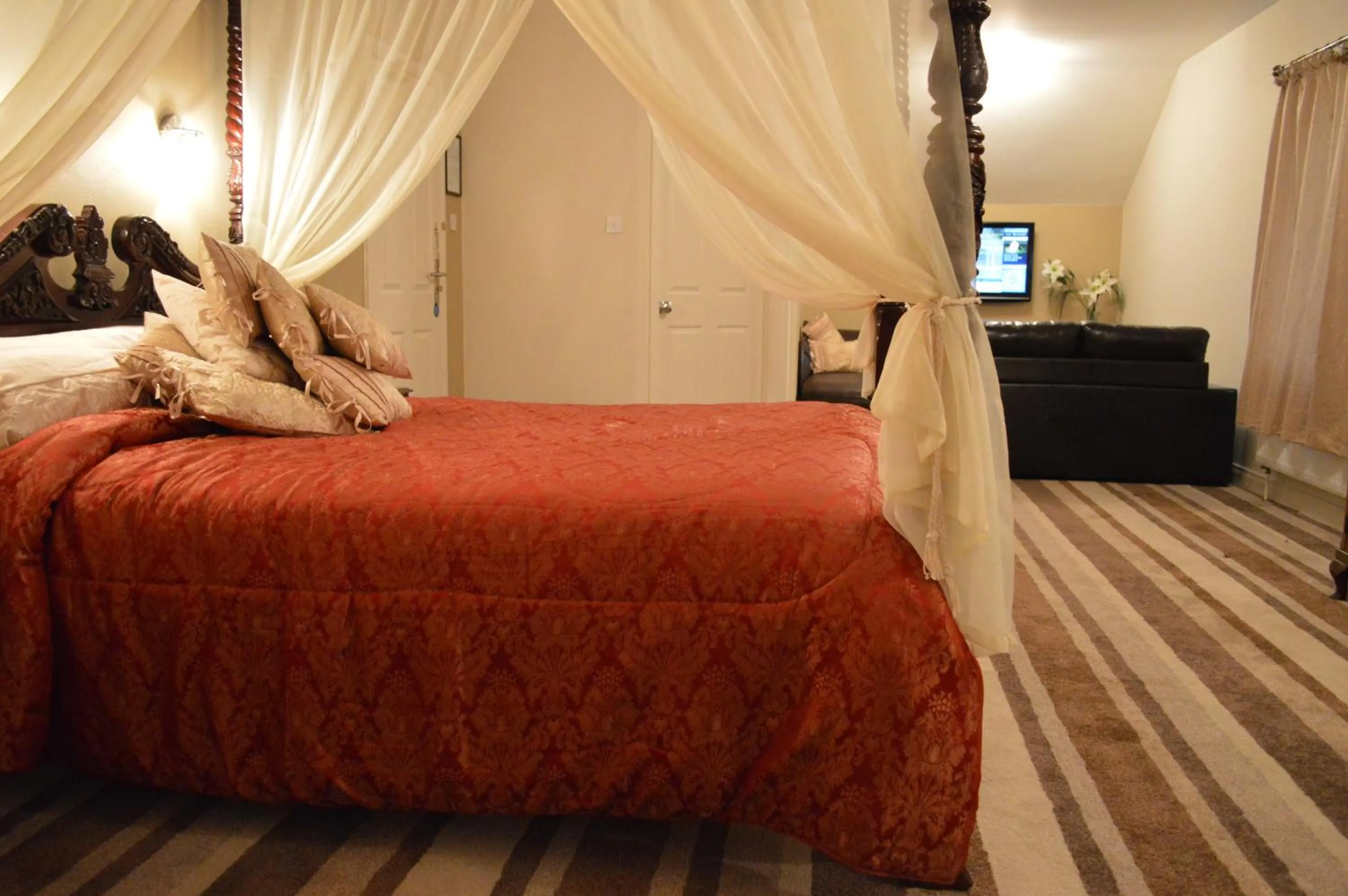 Photo of the whole room, Bed in Hotel Curracloe