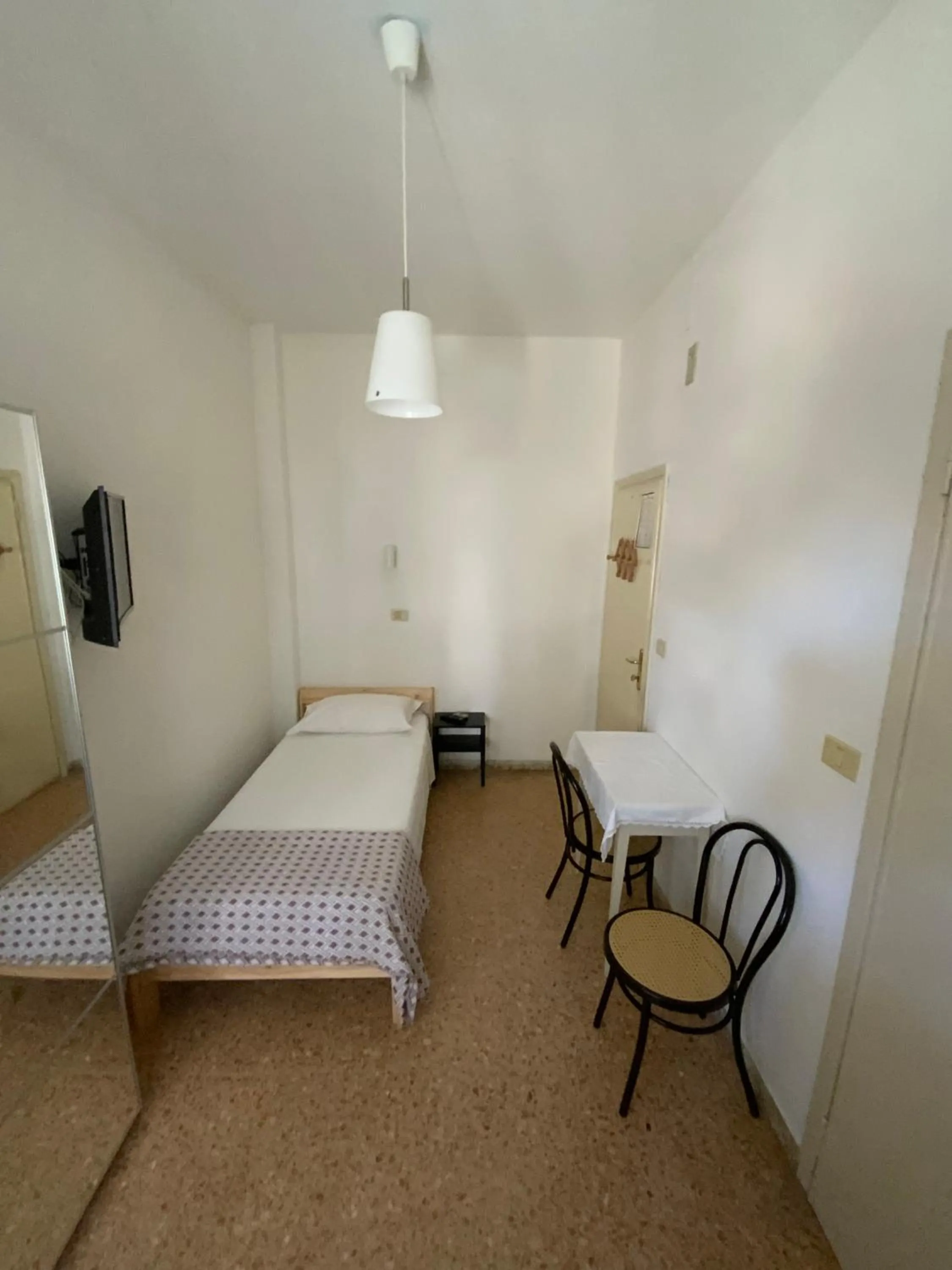 Bed in Hotel Naviglio