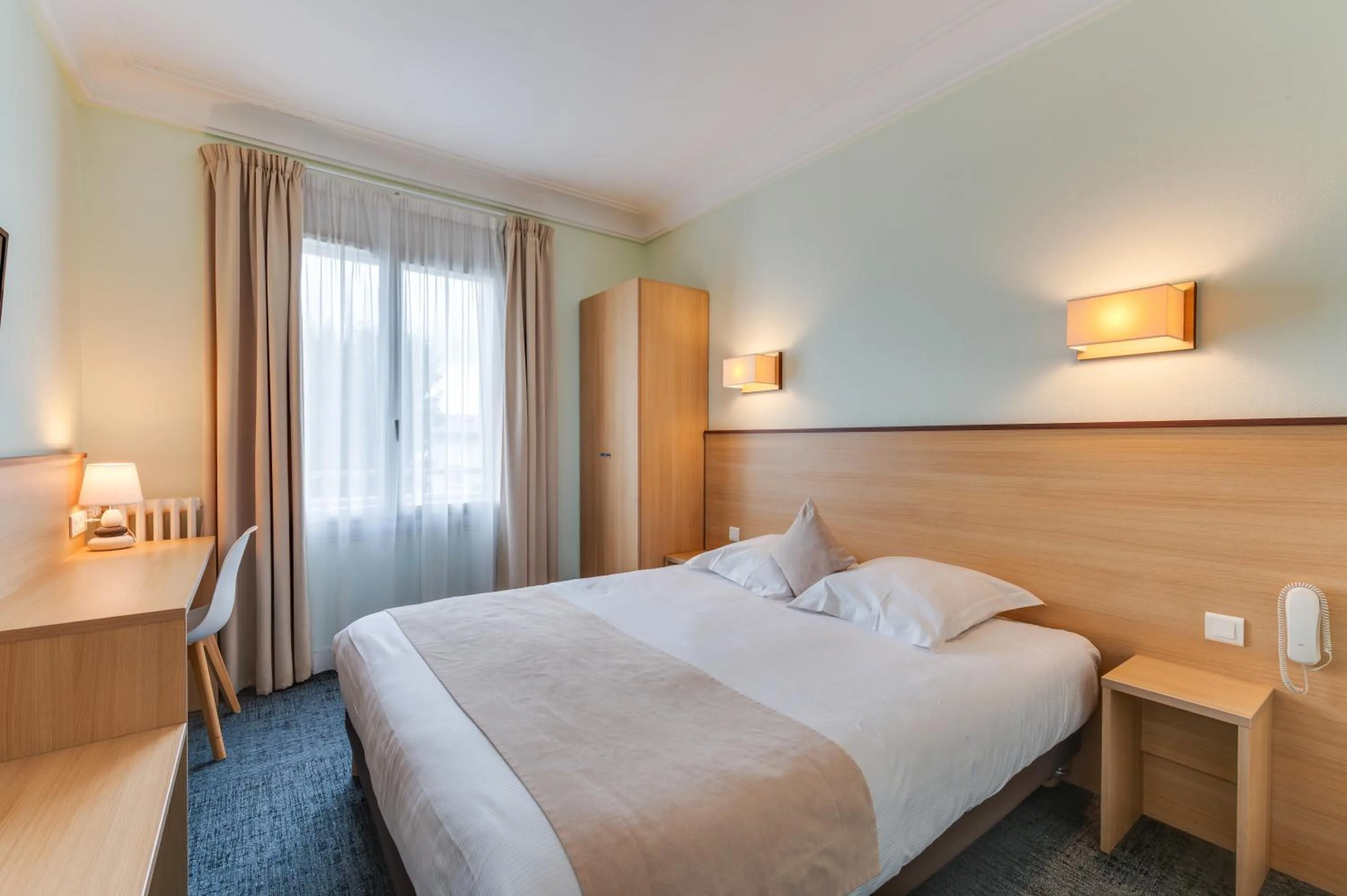 Bedroom, Bed in Brit Hôtel Confort Cléria Lorient Centre