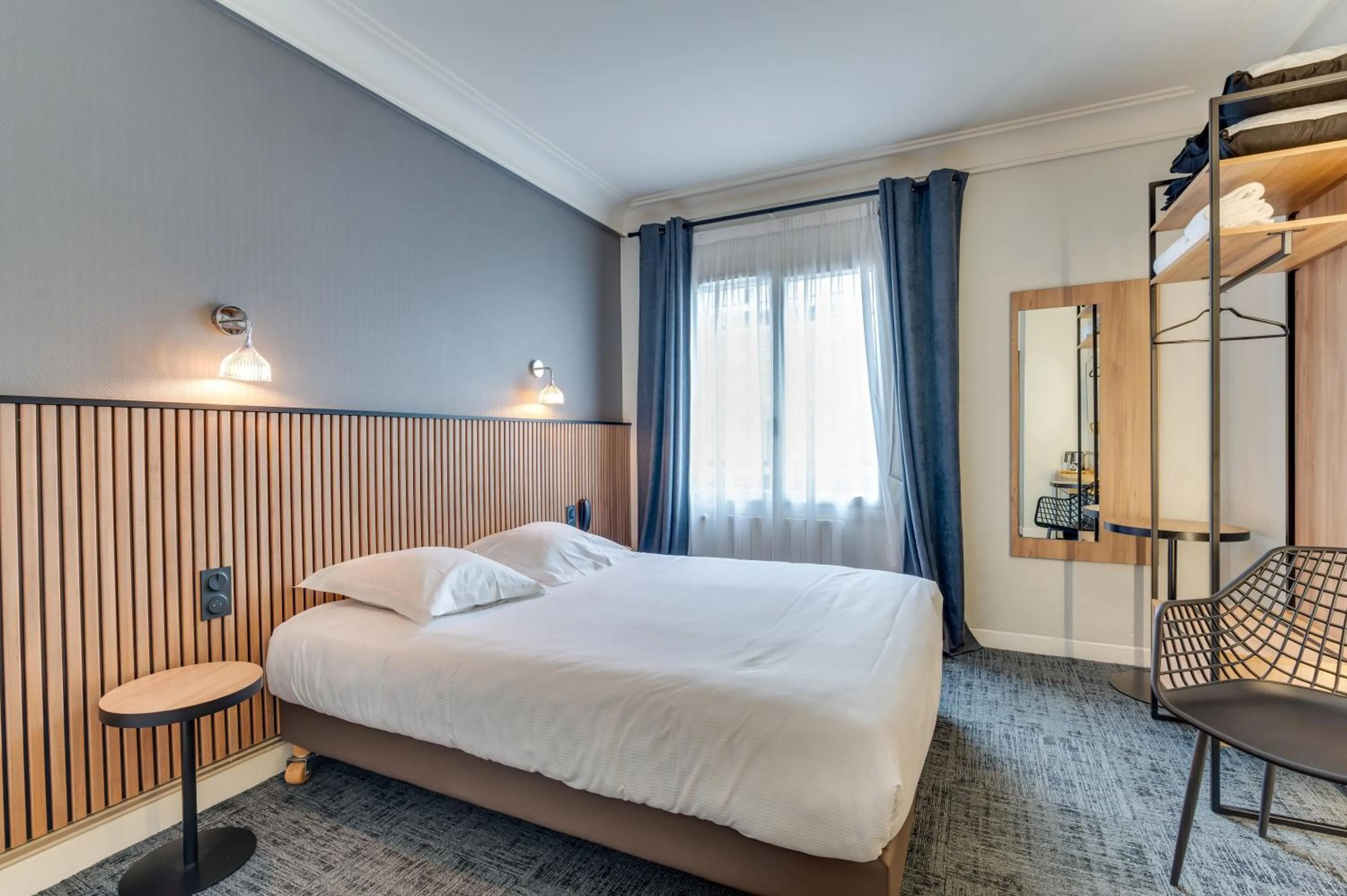 Bedroom, Bed in Brit Hôtel Confort Cléria Lorient Centre