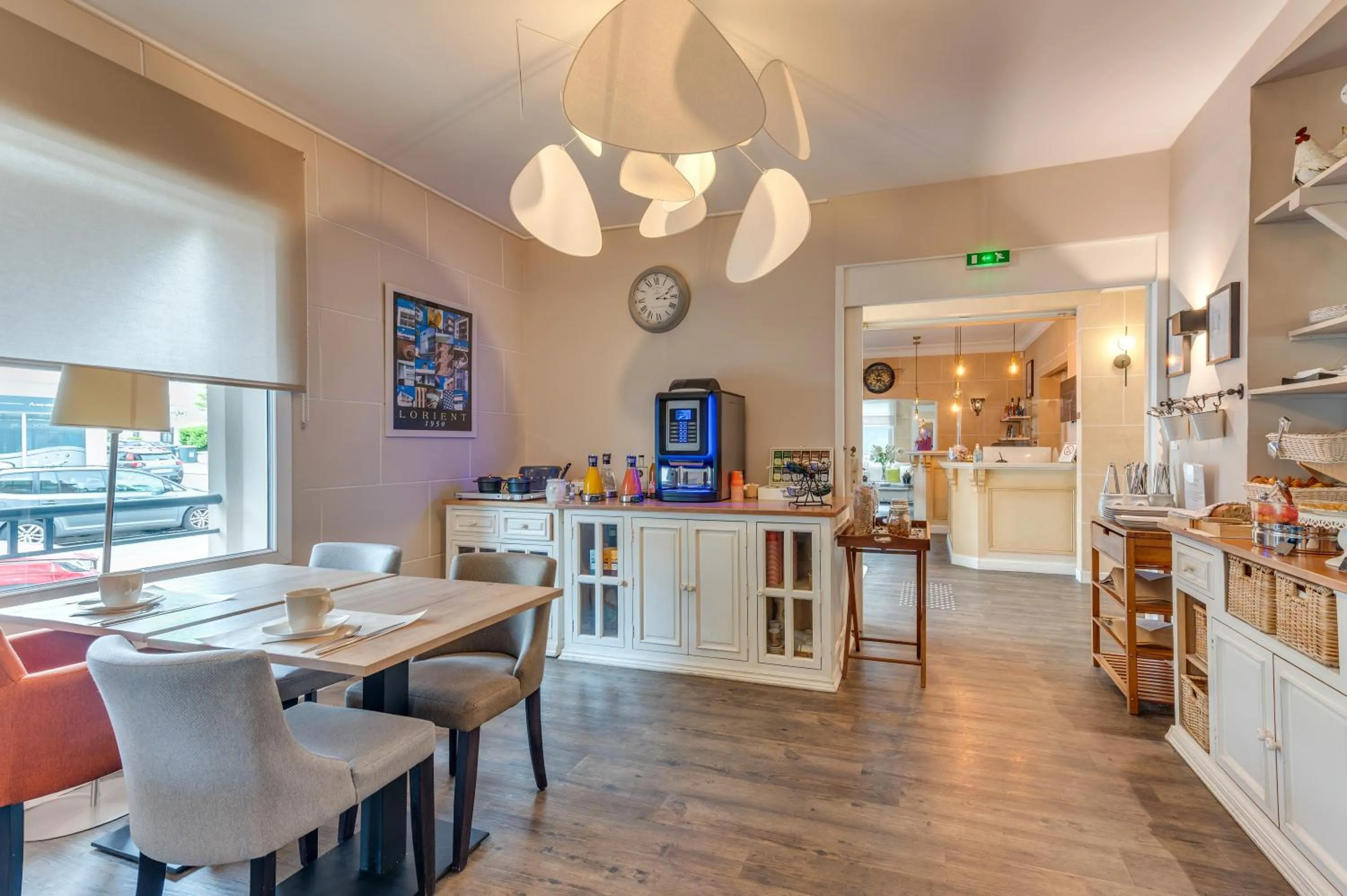 Breakfast in Brit Hôtel Confort Cléria Lorient Centre