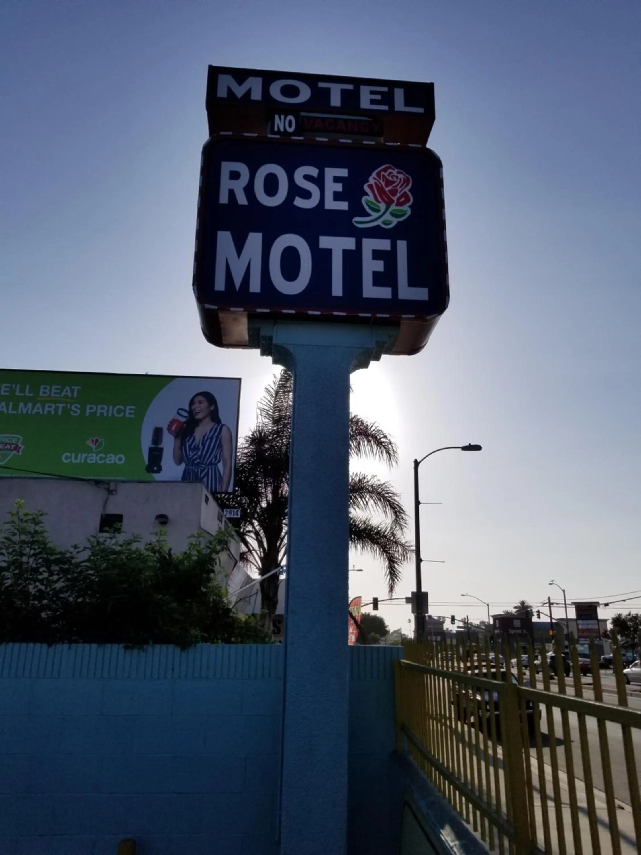 Rose motel