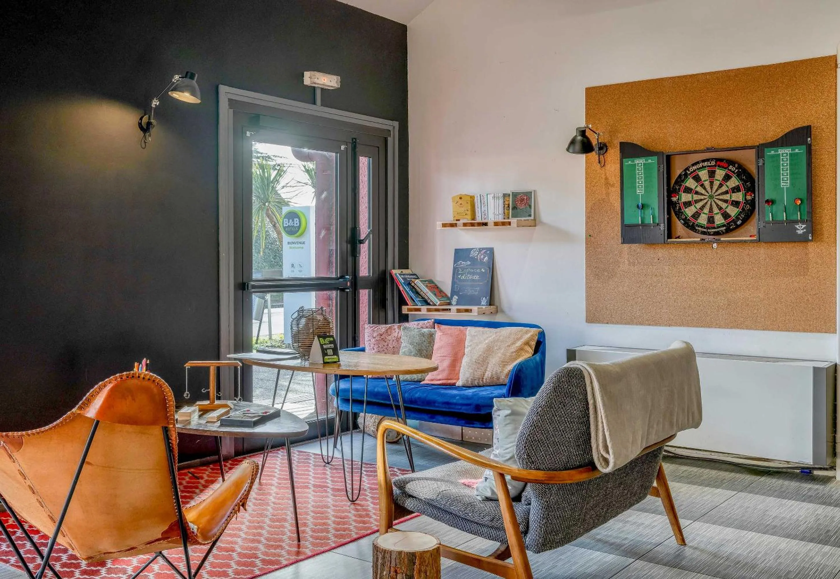 Lounge or bar in B&B HOTEL Bordeaux Mérignac Cadera Aéroport