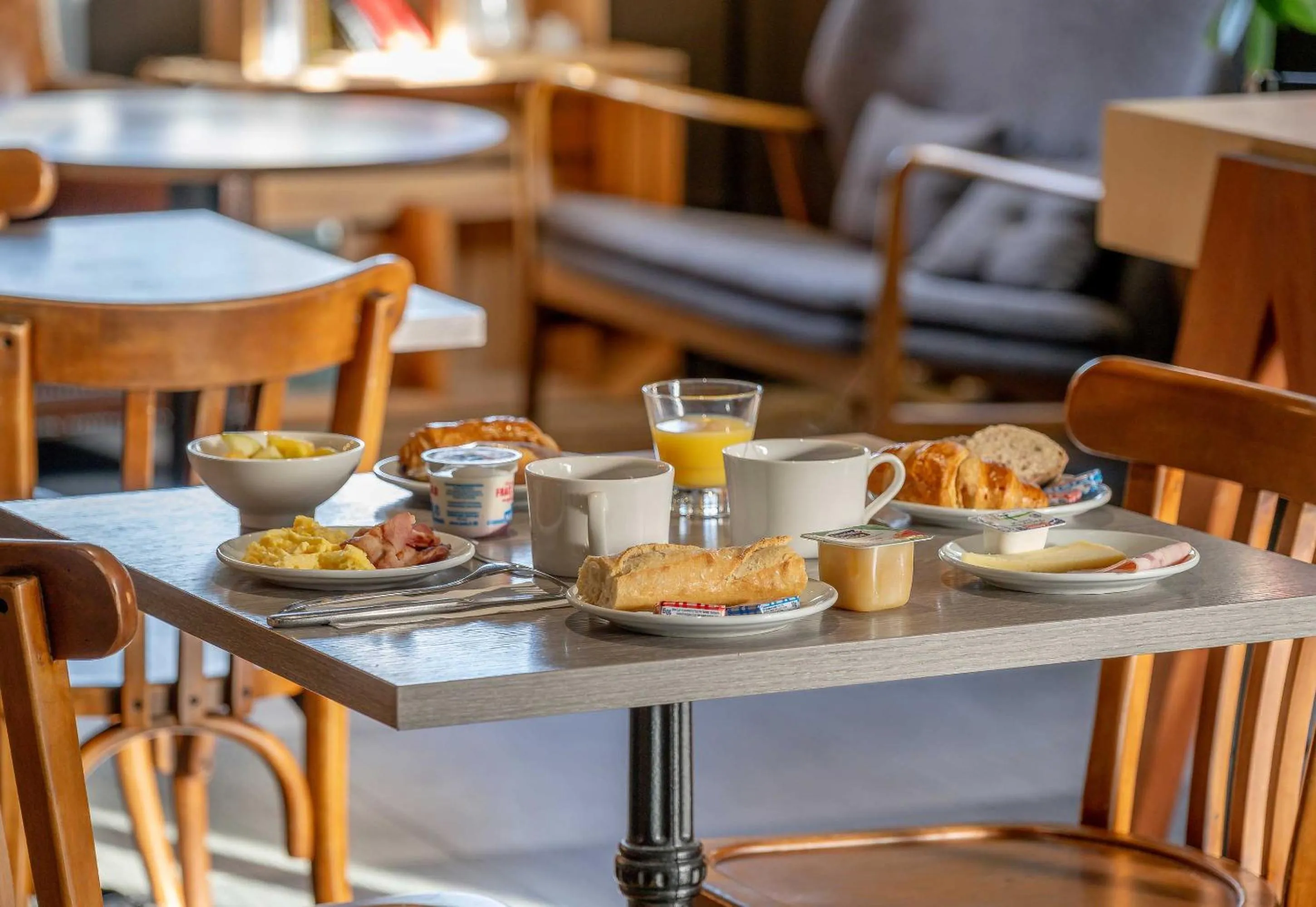 Food and drinks in B&B HOTEL Bordeaux Mérignac Cadera Aéroport