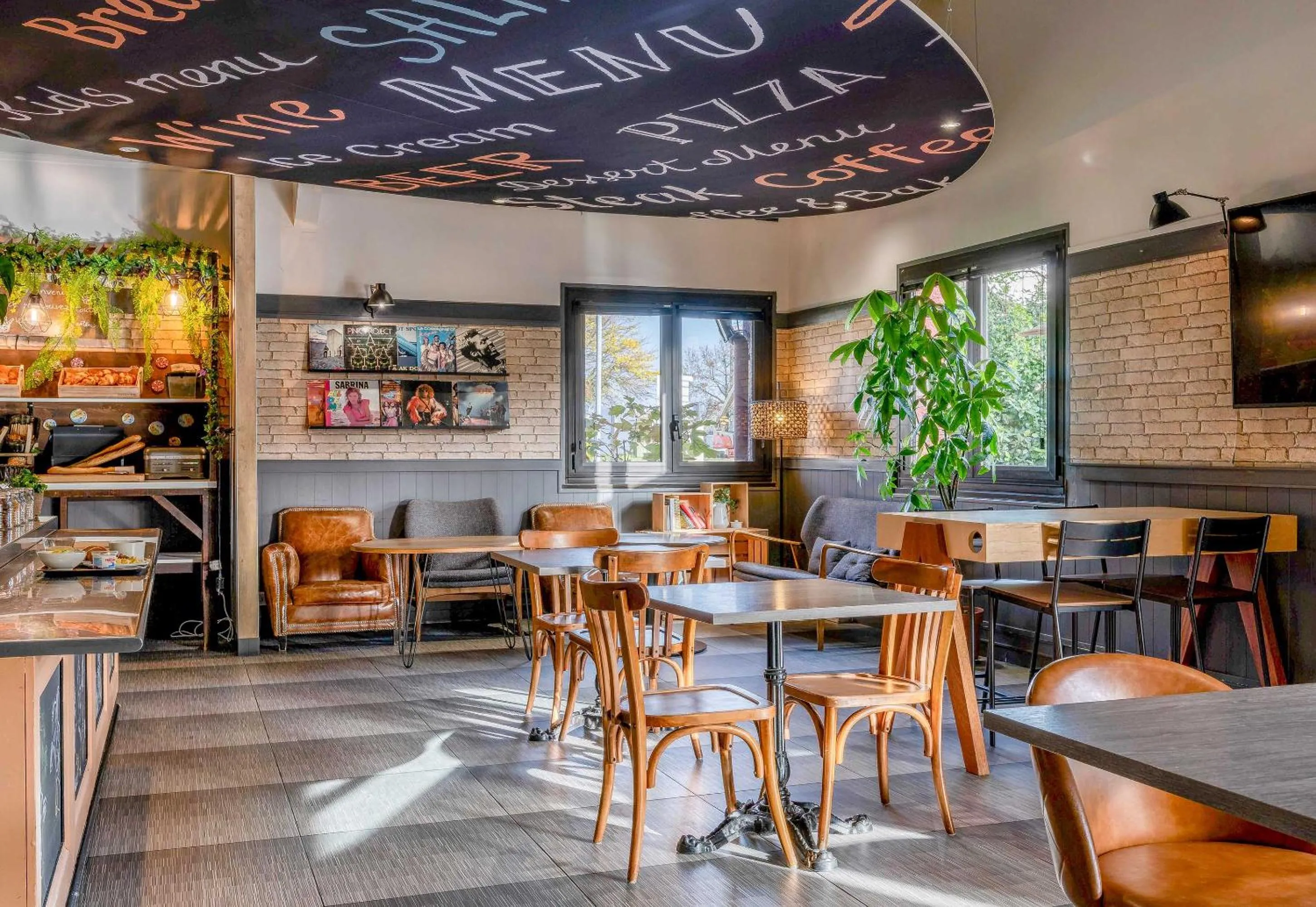 Breakfast in B&B HOTEL Bordeaux Mérignac Cadera Aéroport