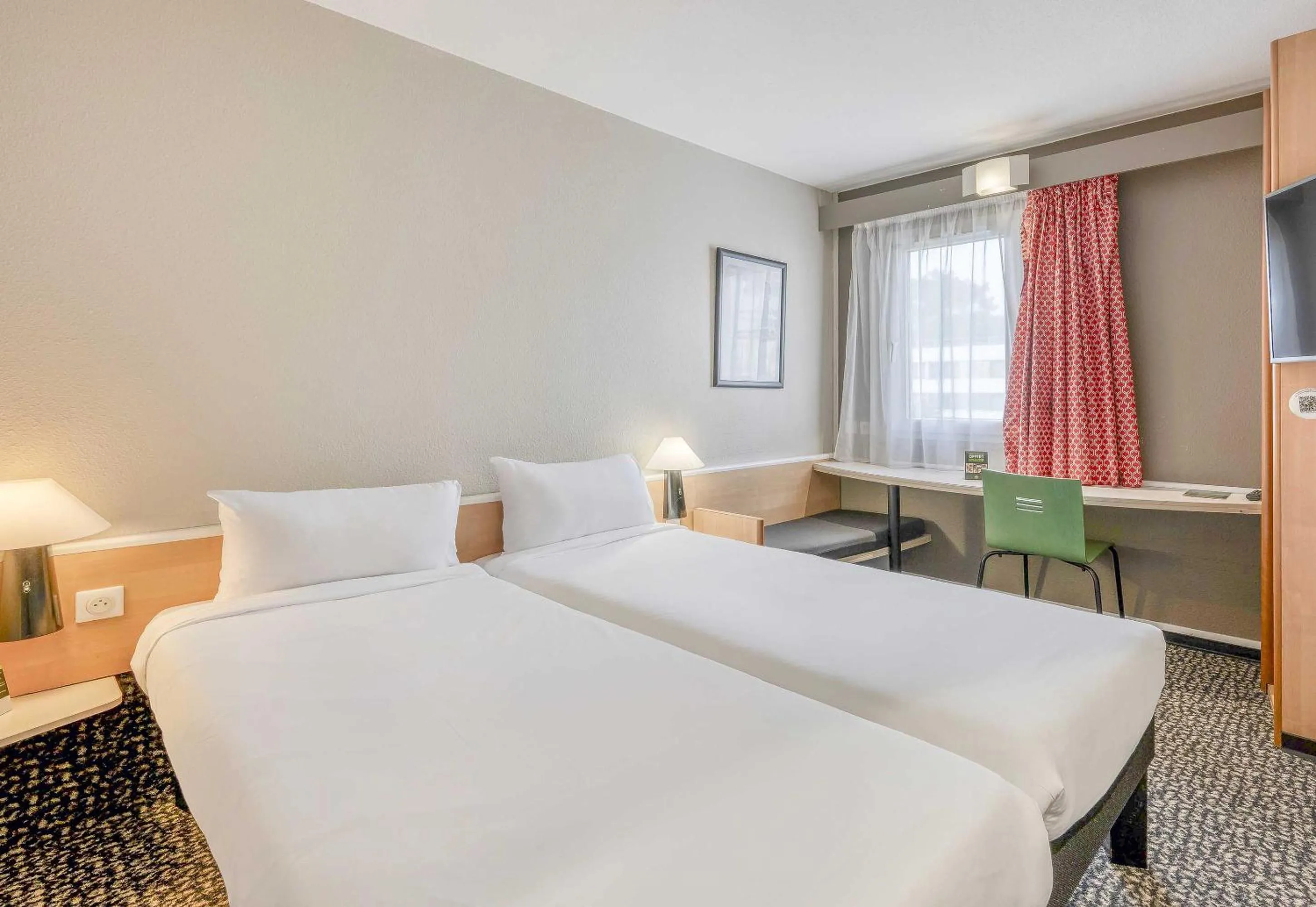 Bed in B&B HOTEL Bordeaux Mérignac Cadera Aéroport