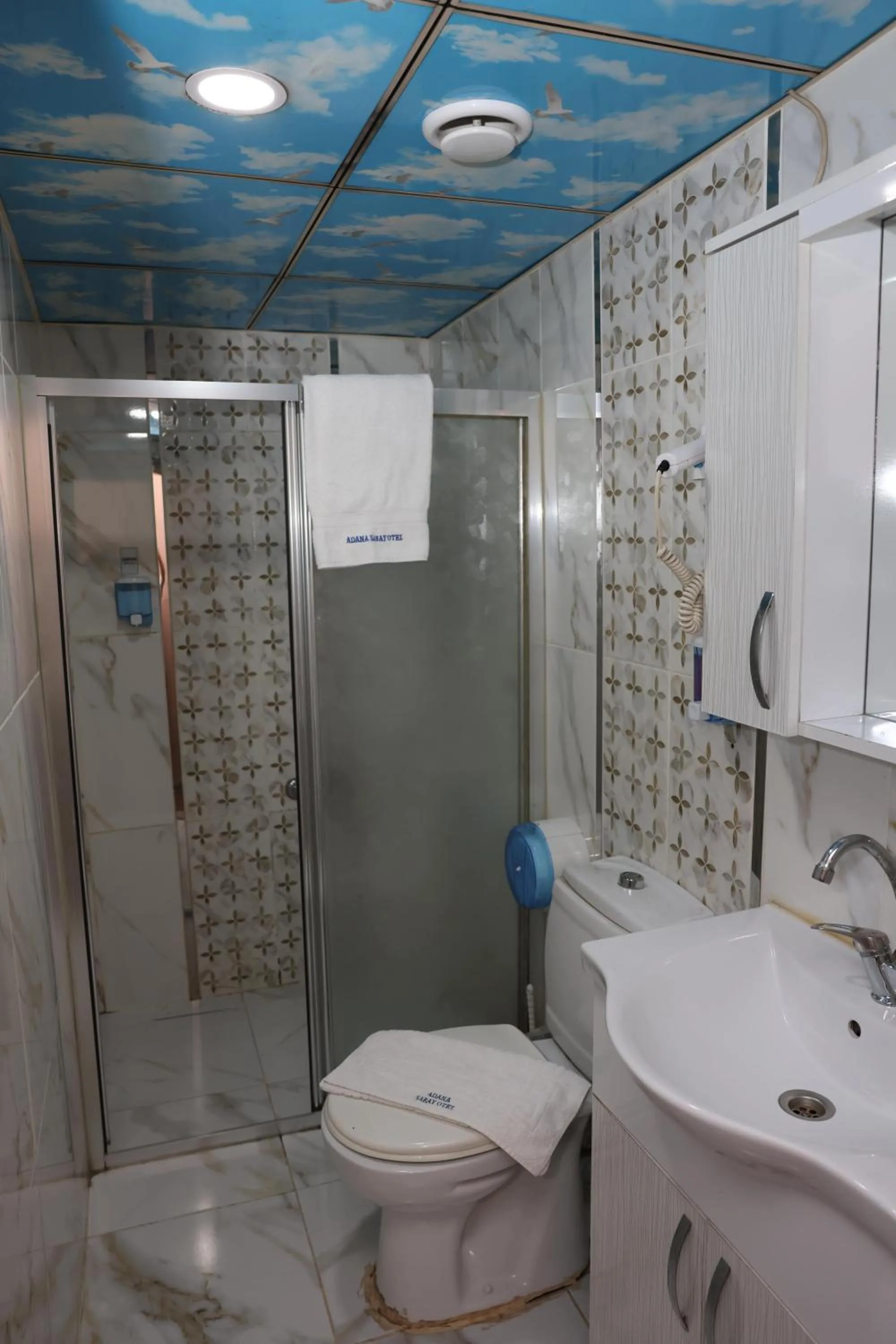 Shower in Adana Saray Hotel