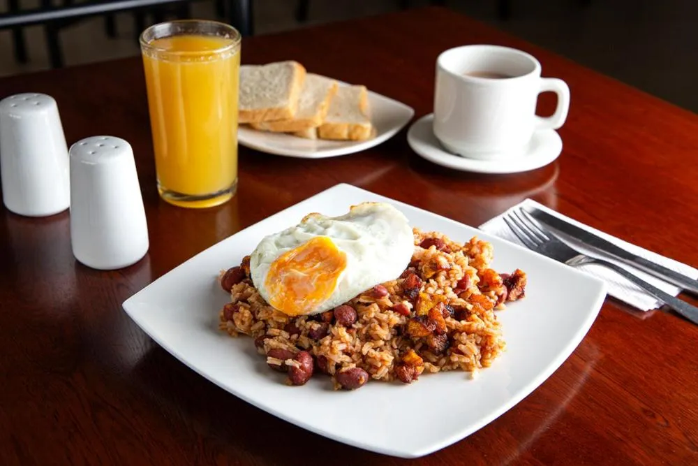 Breakfast in Hotel Splendor by Friends Company