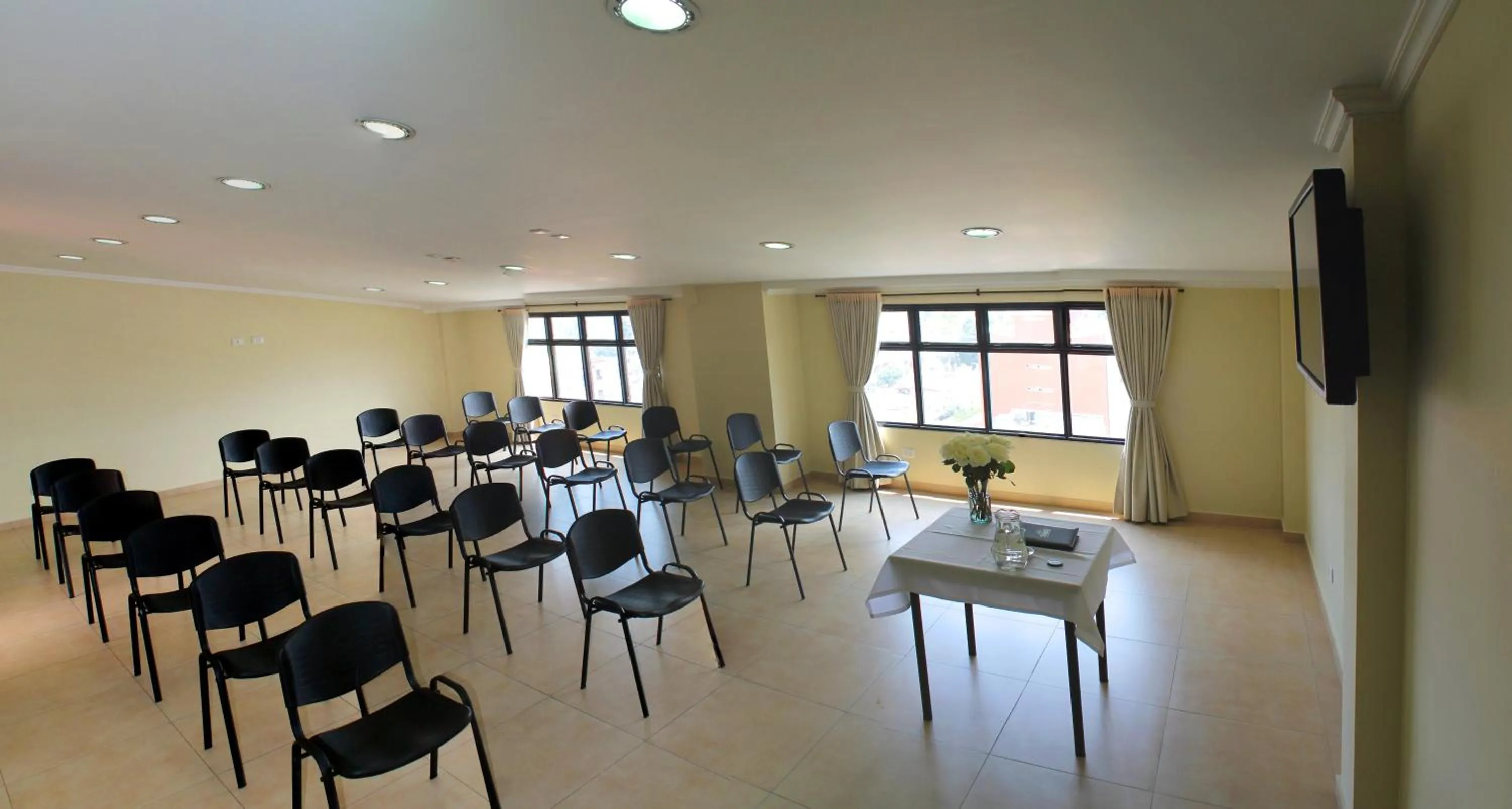 Business facilities in Hotel Splendor by Friends Company