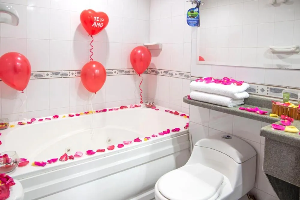 Bathroom in Hotel Splendor by Friends Company