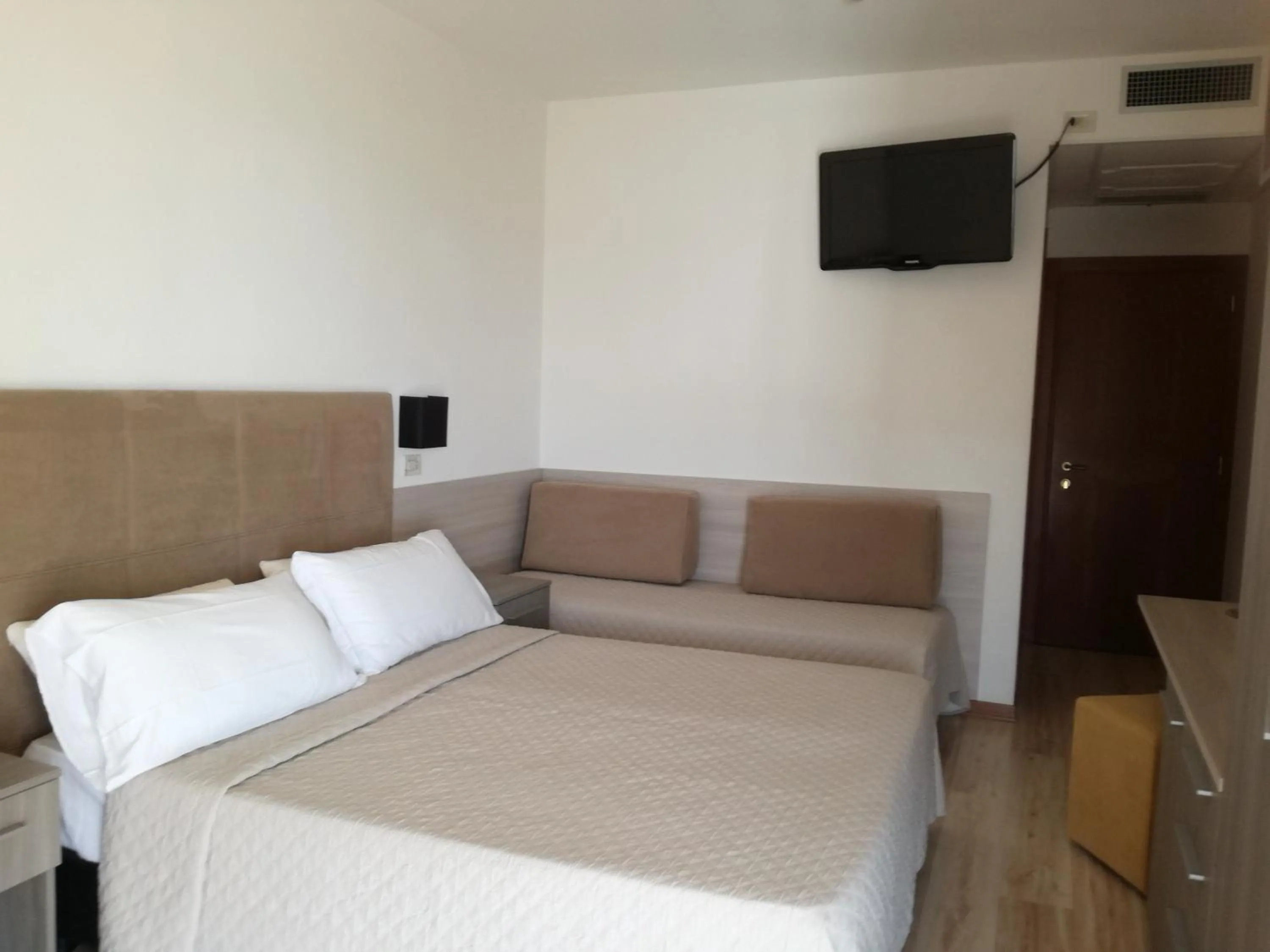 Bed in Hotel Excelsior