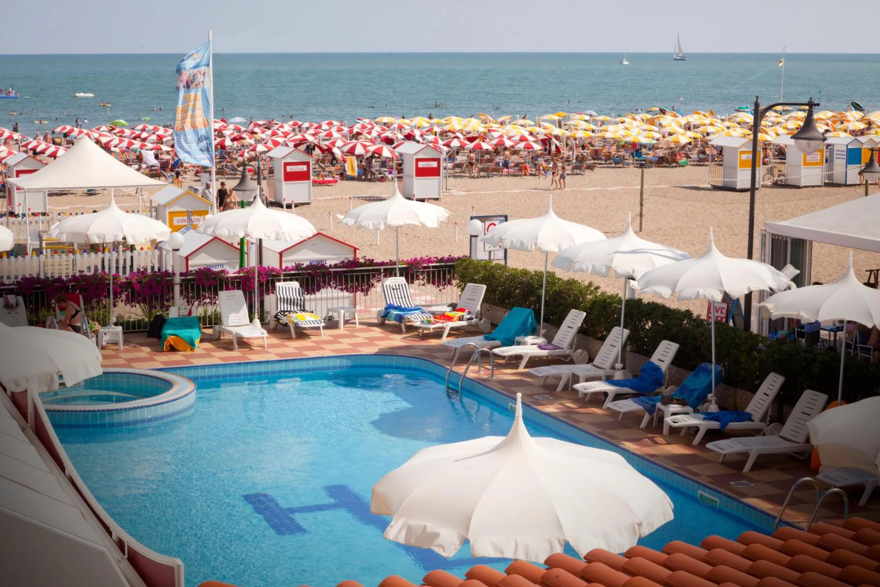 Swimming pool in Hotel Excelsior