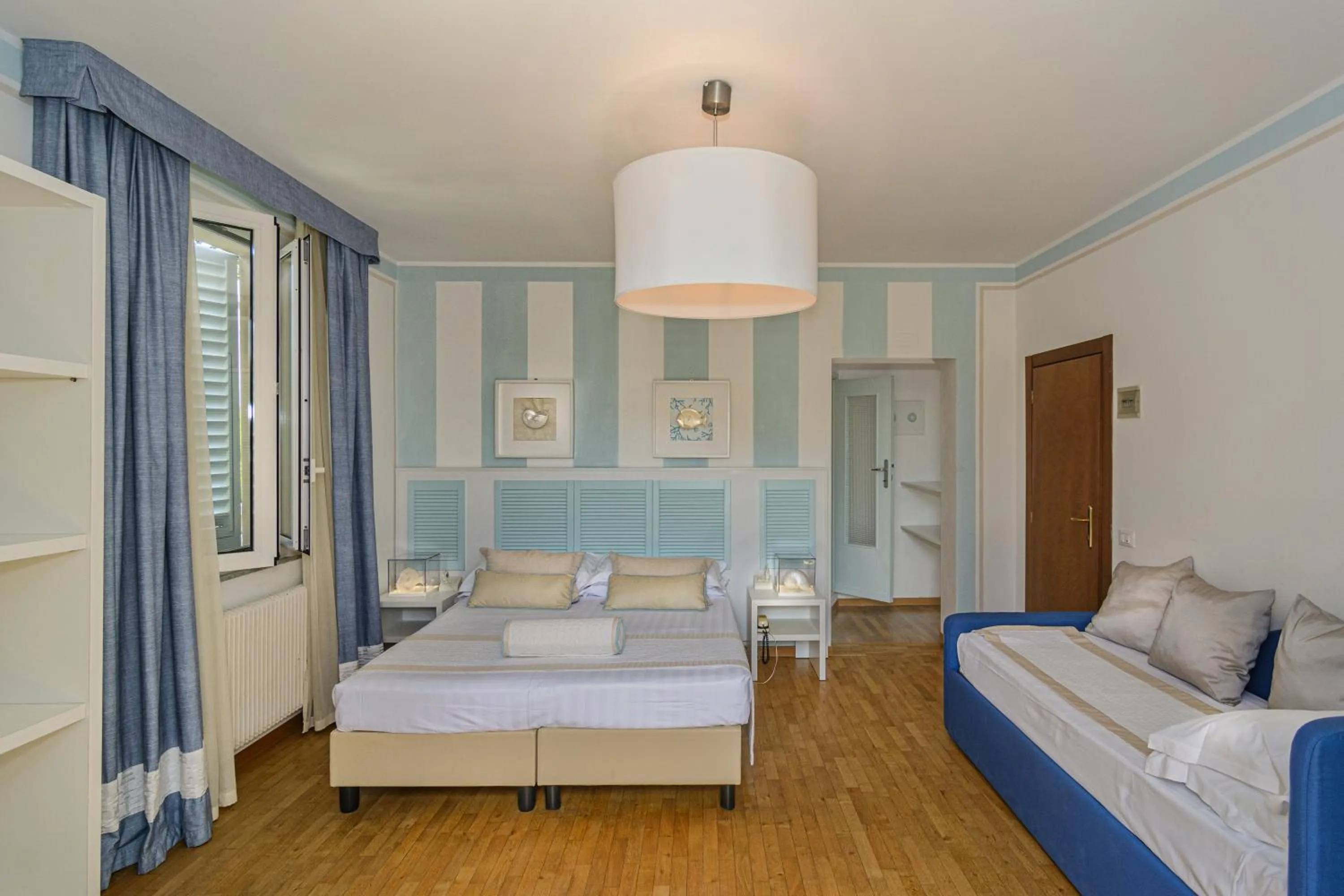 Photo of the whole room in Raffaelli Villino Limoni