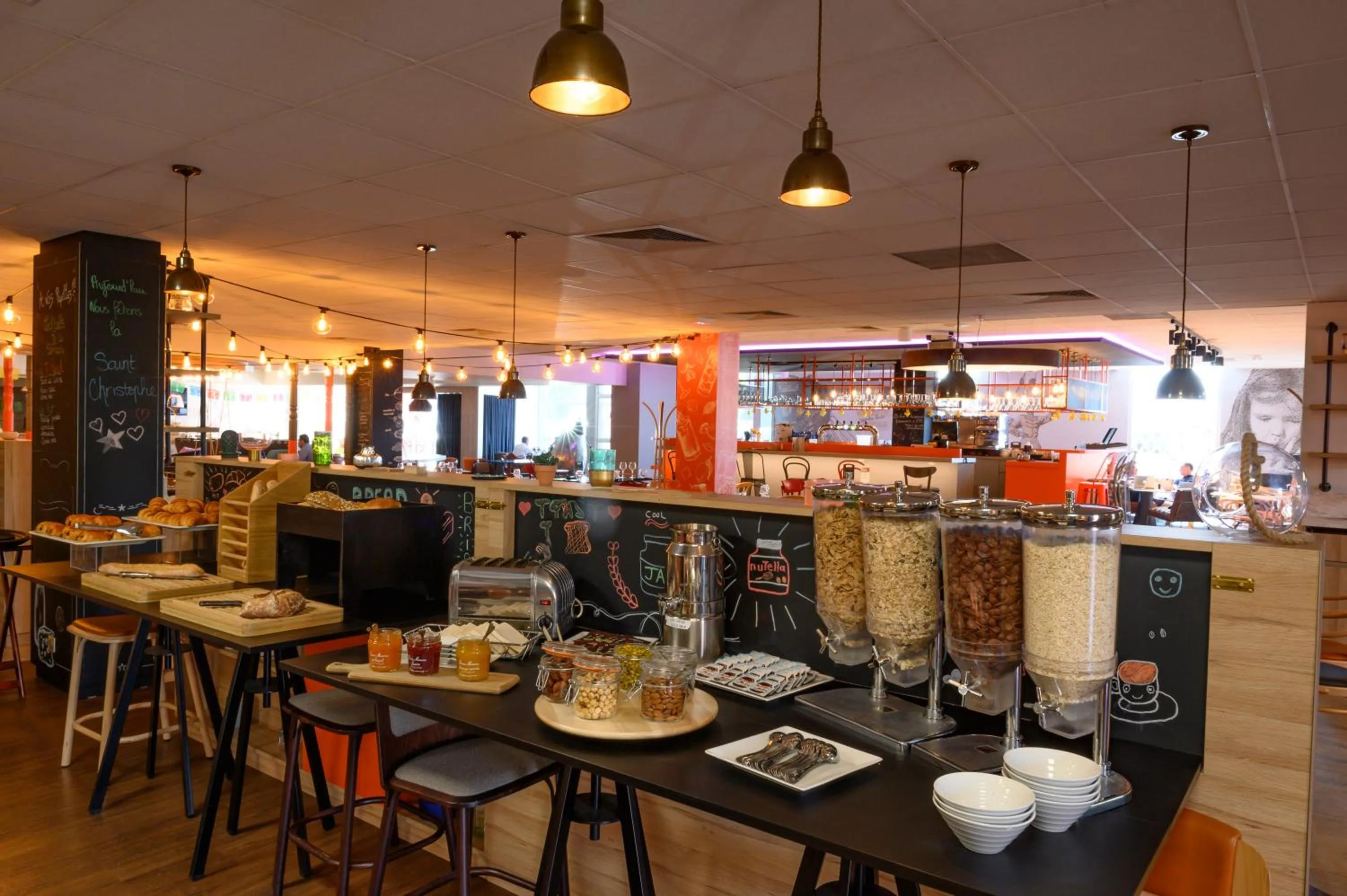 Restaurant/places to eat in Hôtel Mercure Lille Aéroport