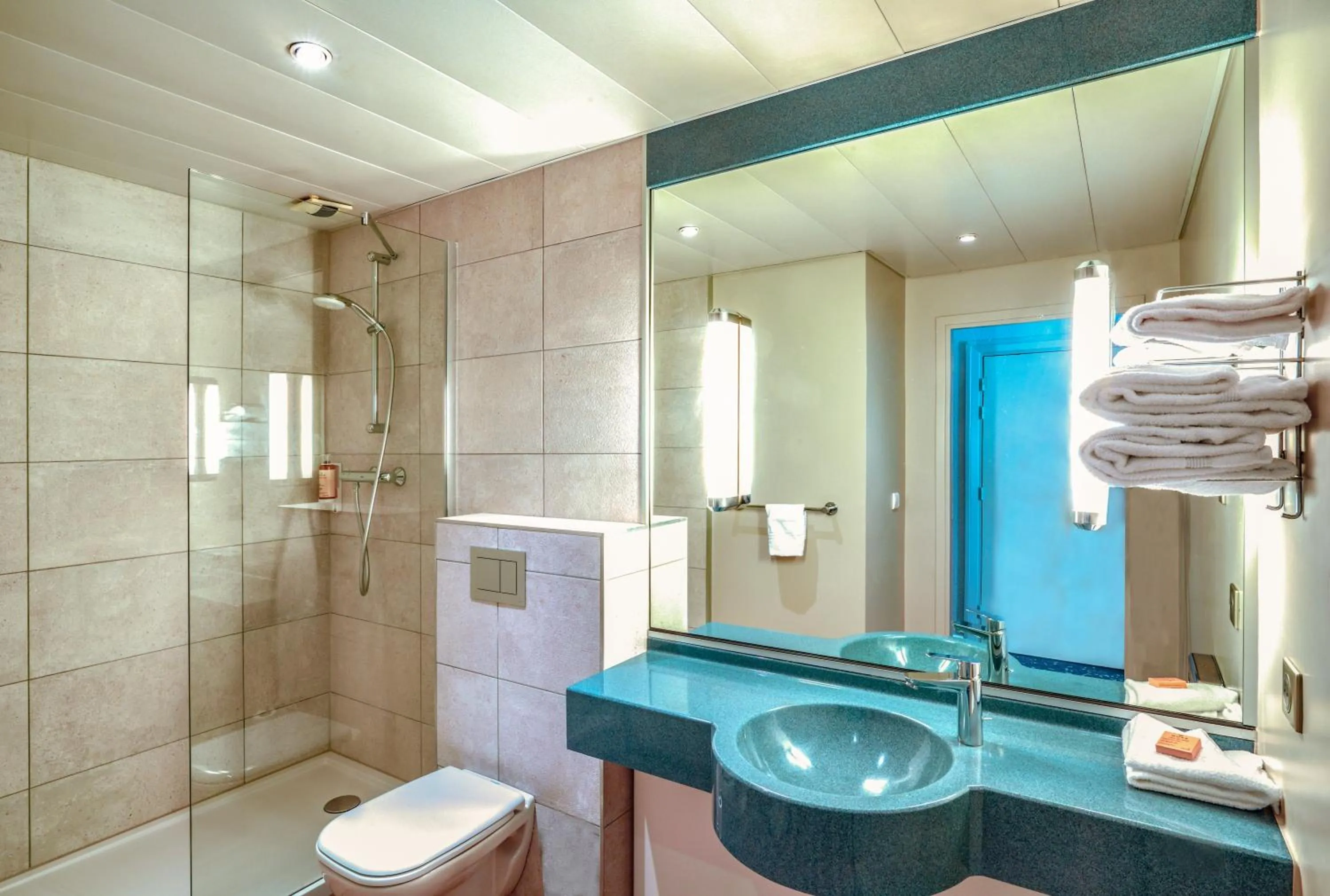 Shower in Hôtel Mercure Lille Aéroport