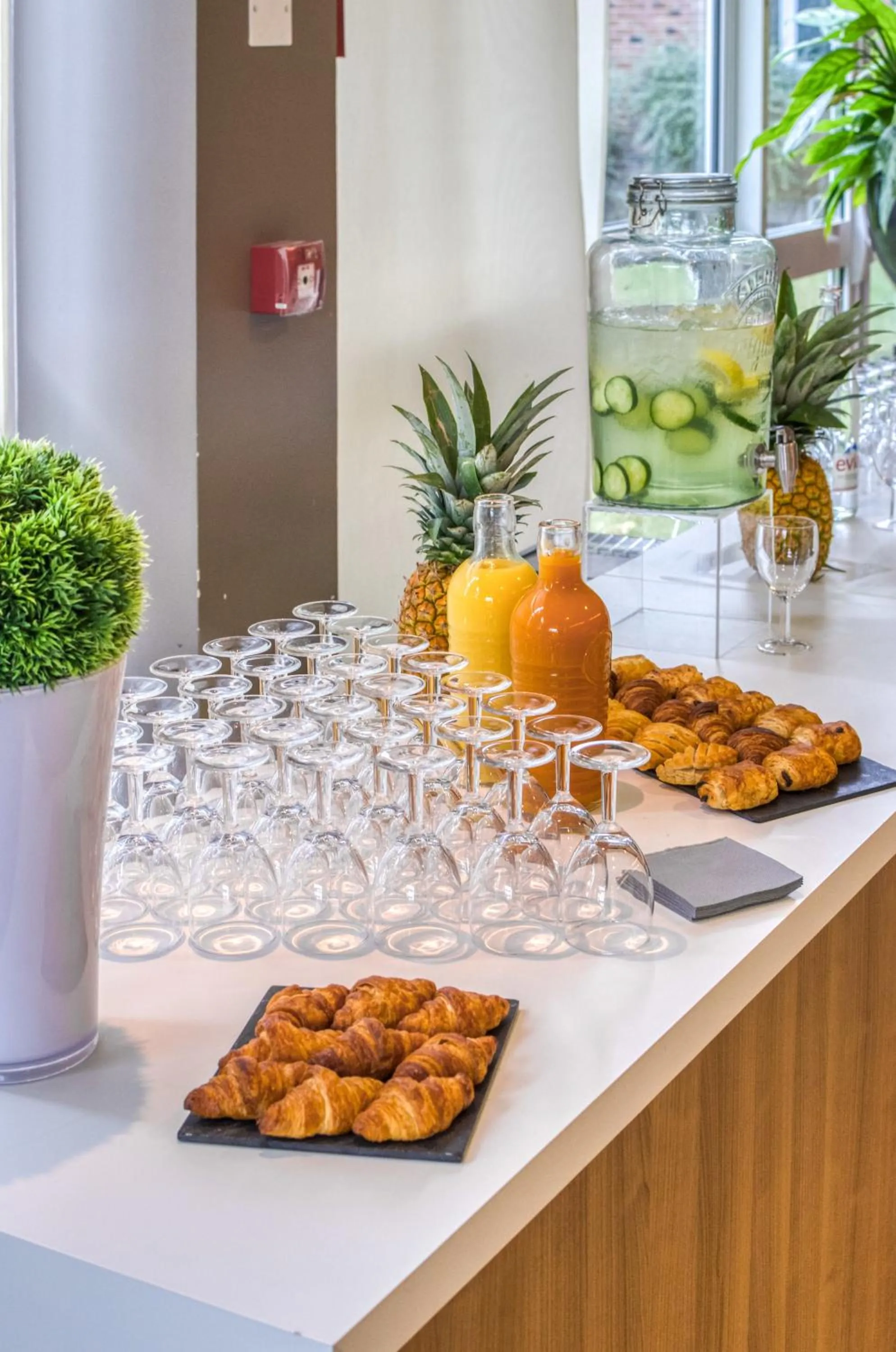 Food and drinks in Hôtel Mercure Lille Aéroport