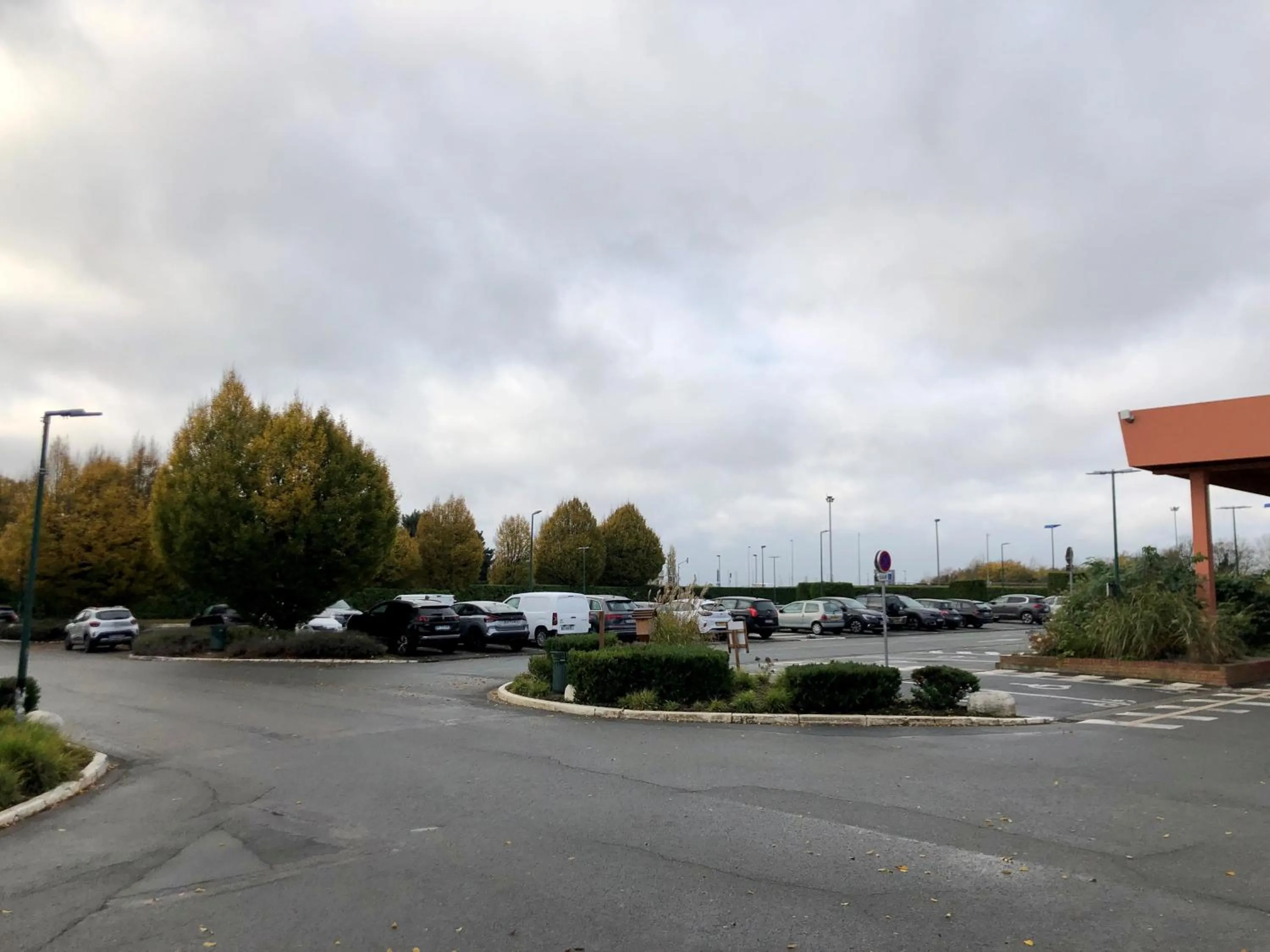 Parking in Hôtel Mercure Lille Aéroport